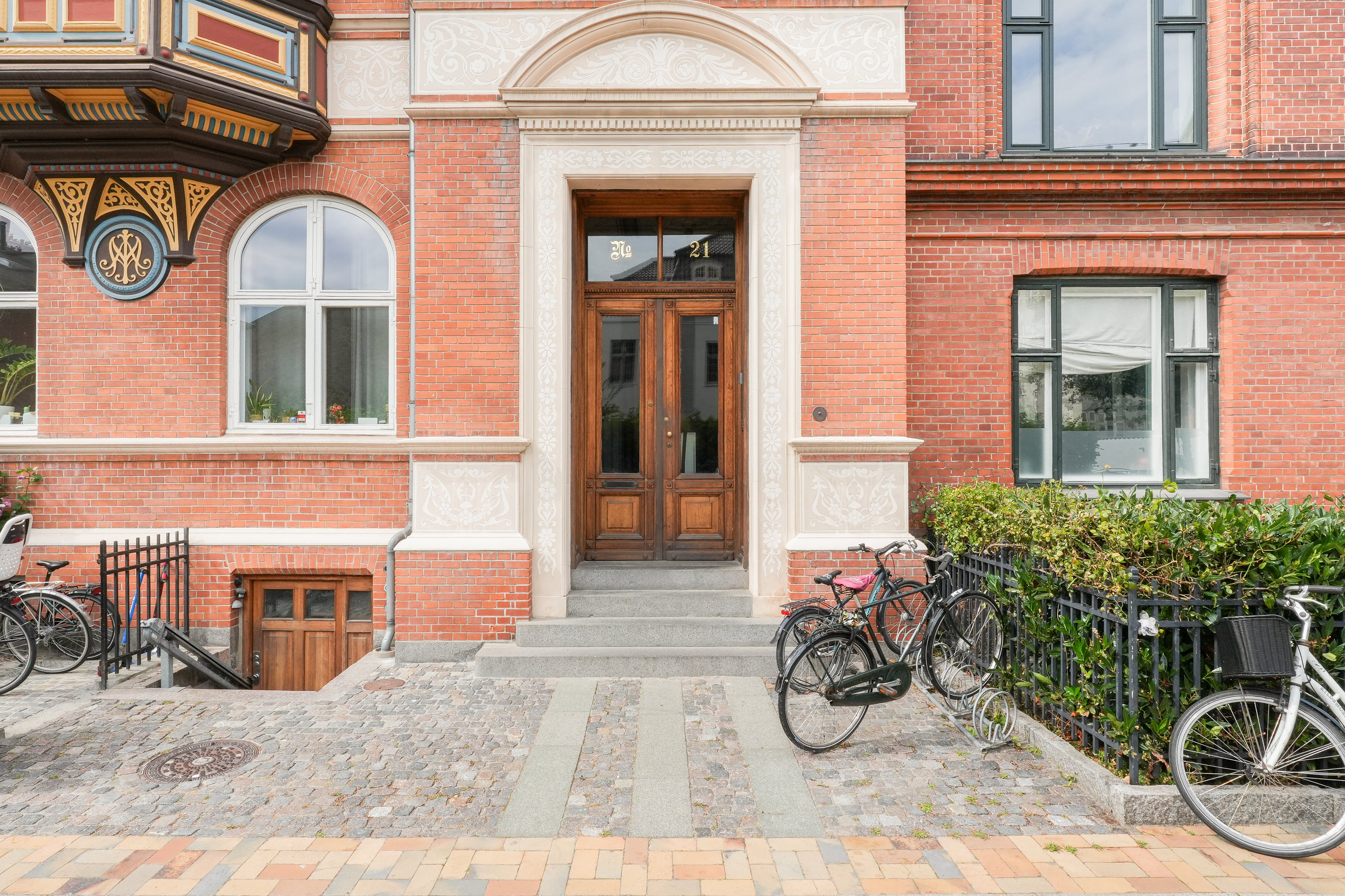 Fremhævet andet billede i fuldskærmstilstand. Billede af Amicisvej 21, 1., 1852 Frederiksberg C