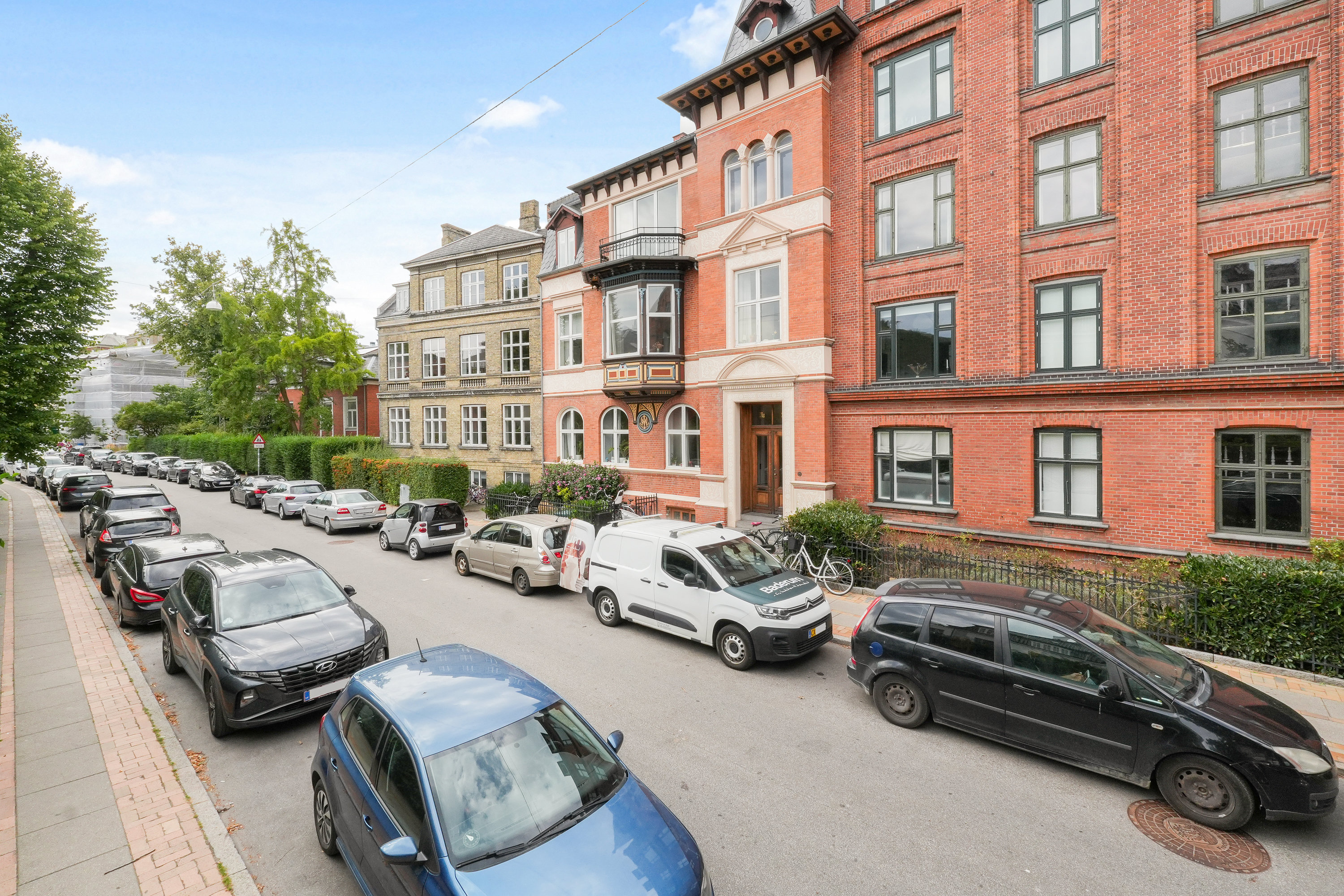 Fremhævet andet billede i fuldskærmstilstand. Billede af Amicisvej 21, 1., 1852 Frederiksberg C