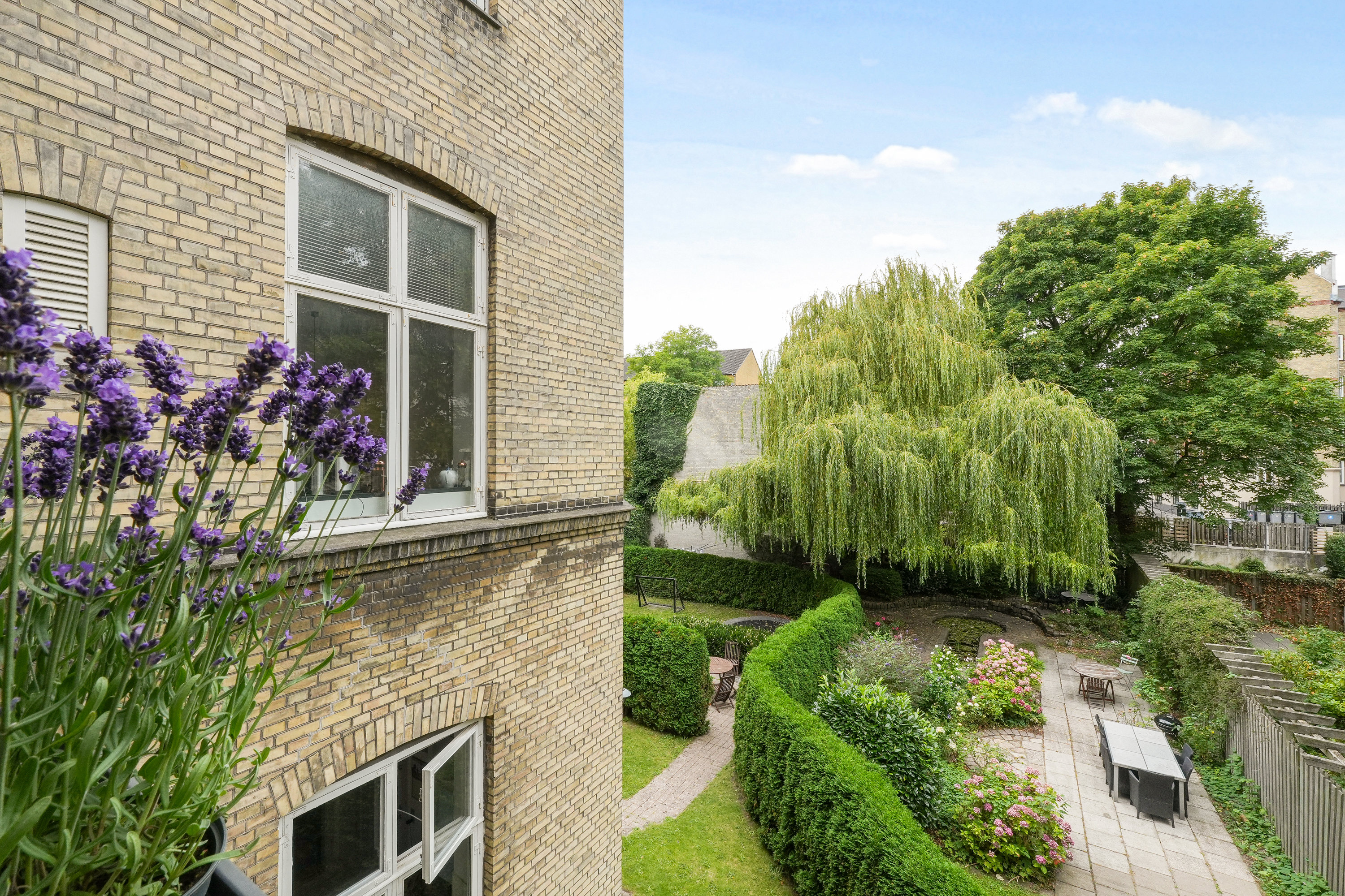 Fremhævet andet billede i fuldskærmstilstand. Billede af Amicisvej 21, 1., 1852 Frederiksberg C