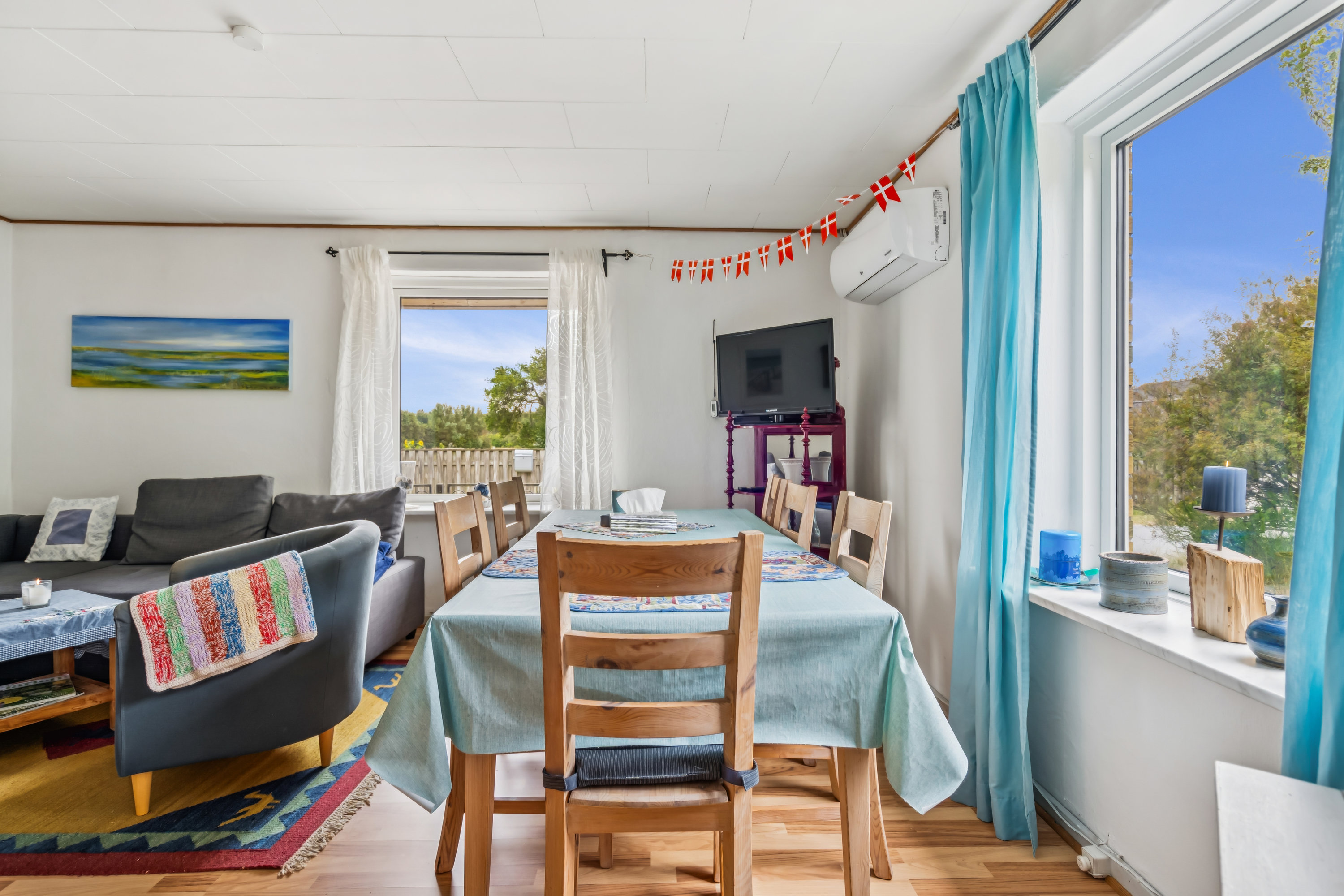 Fremhævet stue billede i fuldskærmstilstand. Billede af Strandvejen 4, Vesterø Havn, 9940 Læsø