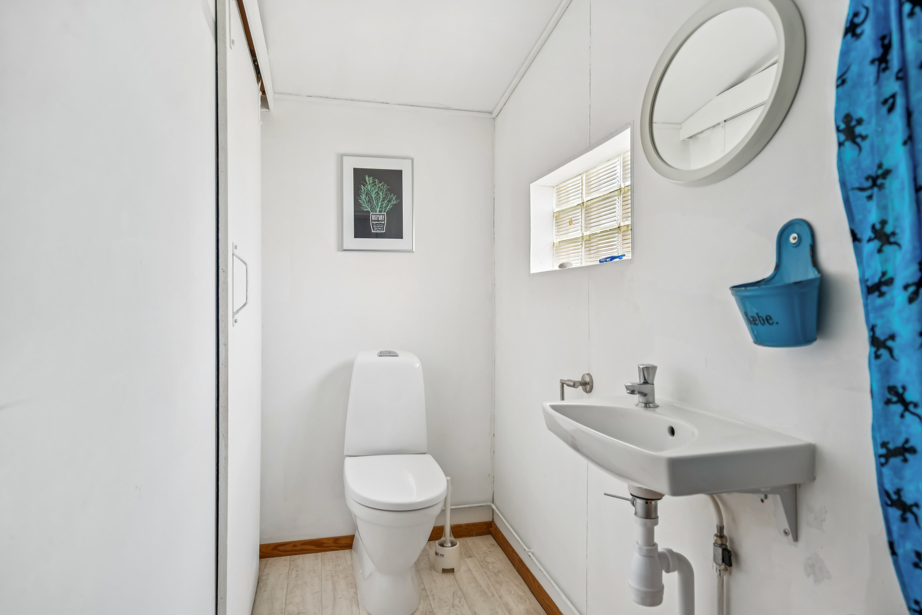 Fremhævet badeværelse billede i fuldskærmstilstand. Billede af Strandvejen 4, Vesterø Havn, 9940 Læsø