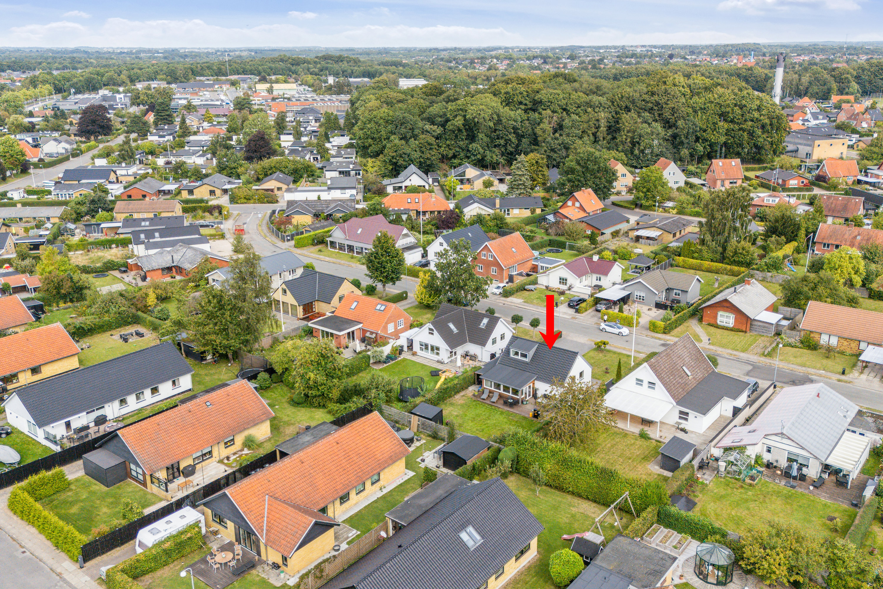 Fremhævet luftfoto billede i fuldskærmstilstand. Billede af Roers Allé 26, Tarup, 5210 Odense NV
