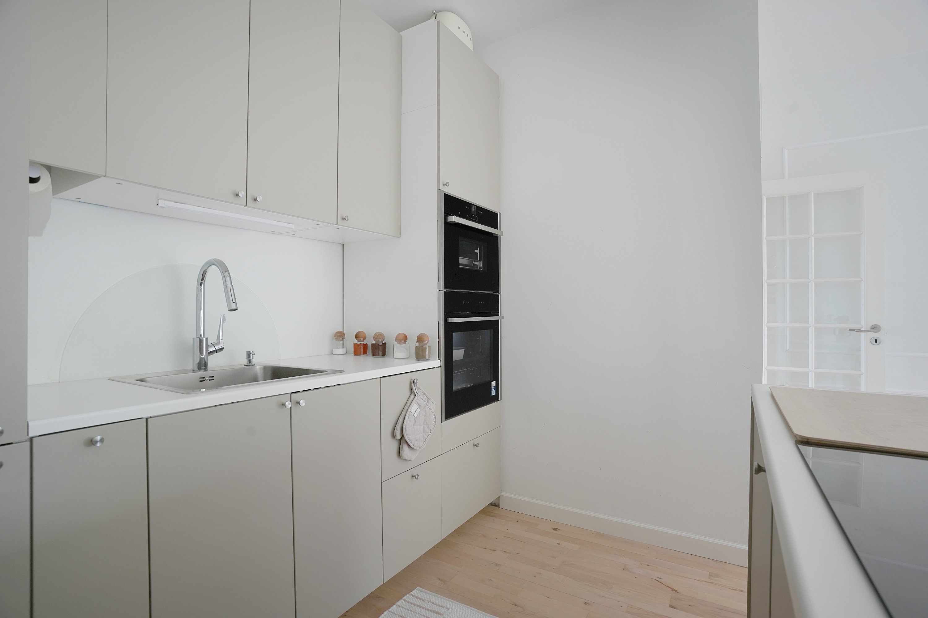 Fremhævet køkken billede i fuldskærmstilstand. Billede af Listedvej 96, 1. th., 2770 Kastrup