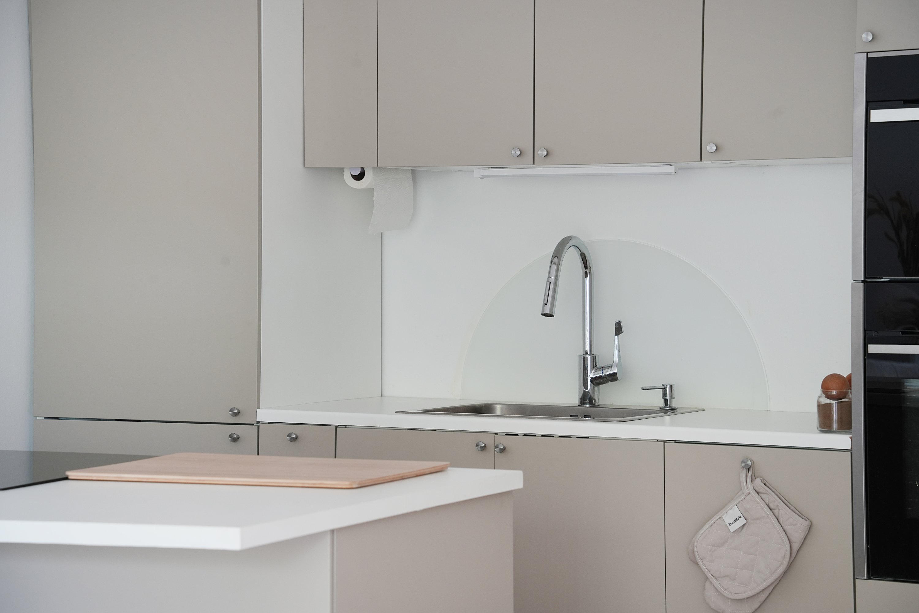 Fremhævet køkken billede i fuldskærmstilstand. Billede af Listedvej 96, 1. th., 2770 Kastrup