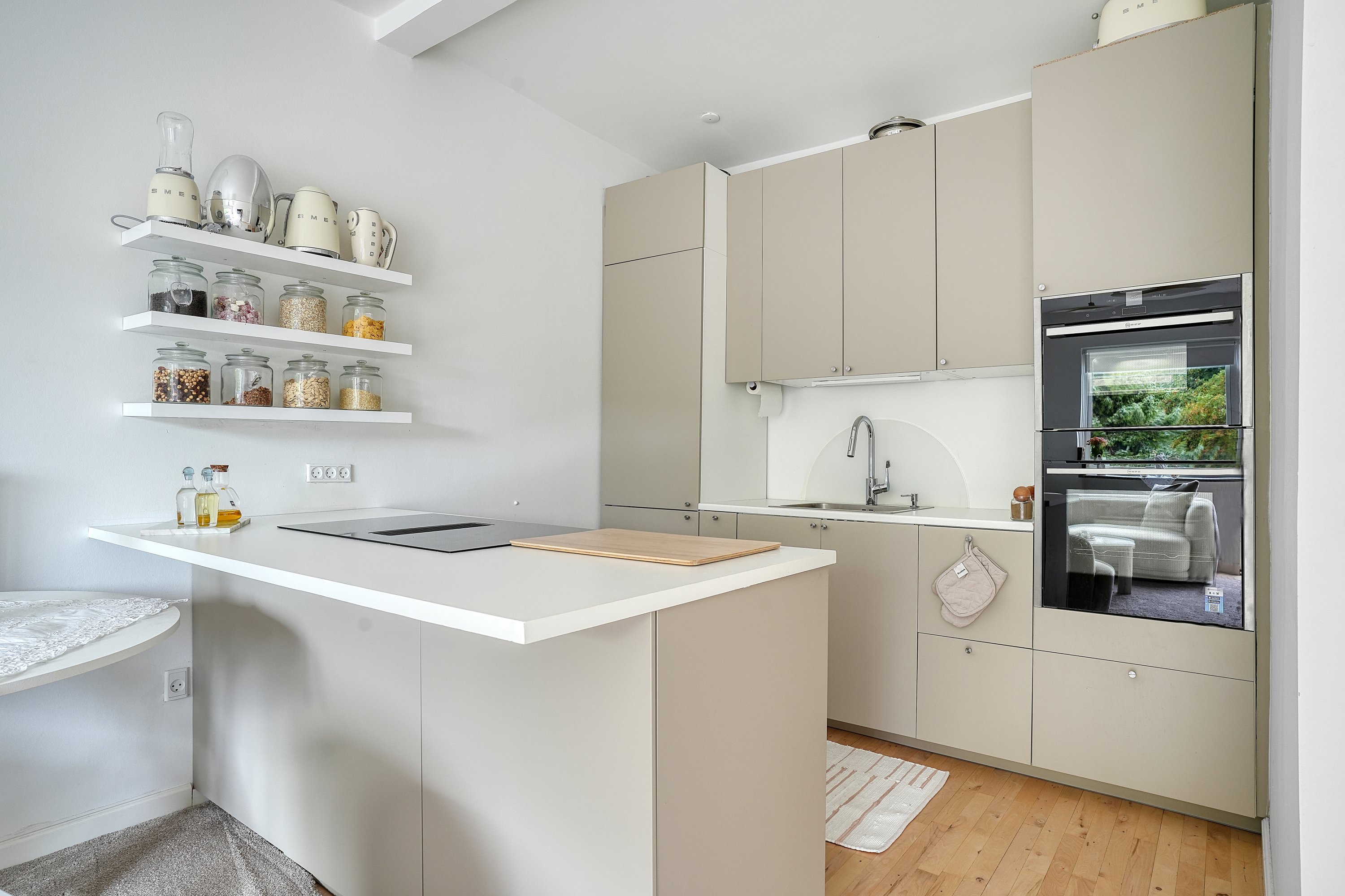 Fremhævet køkken billede i fuldskærmstilstand. Billede af Listedvej 96, 1. th., 2770 Kastrup