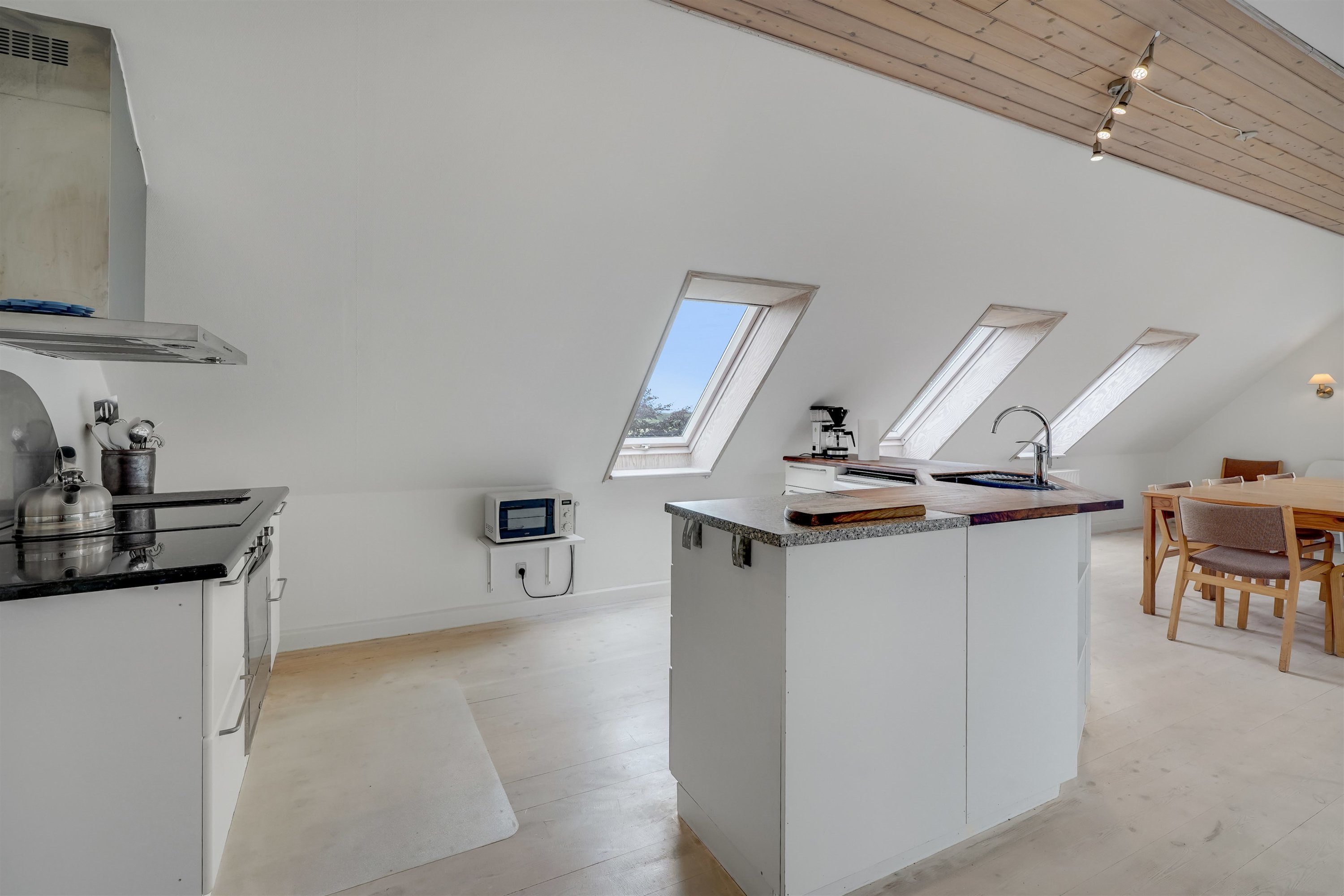 Fremhævet køkken billede i fuldskærmstilstand. Billede af Almstokvej 20, 6623 Vorbasse