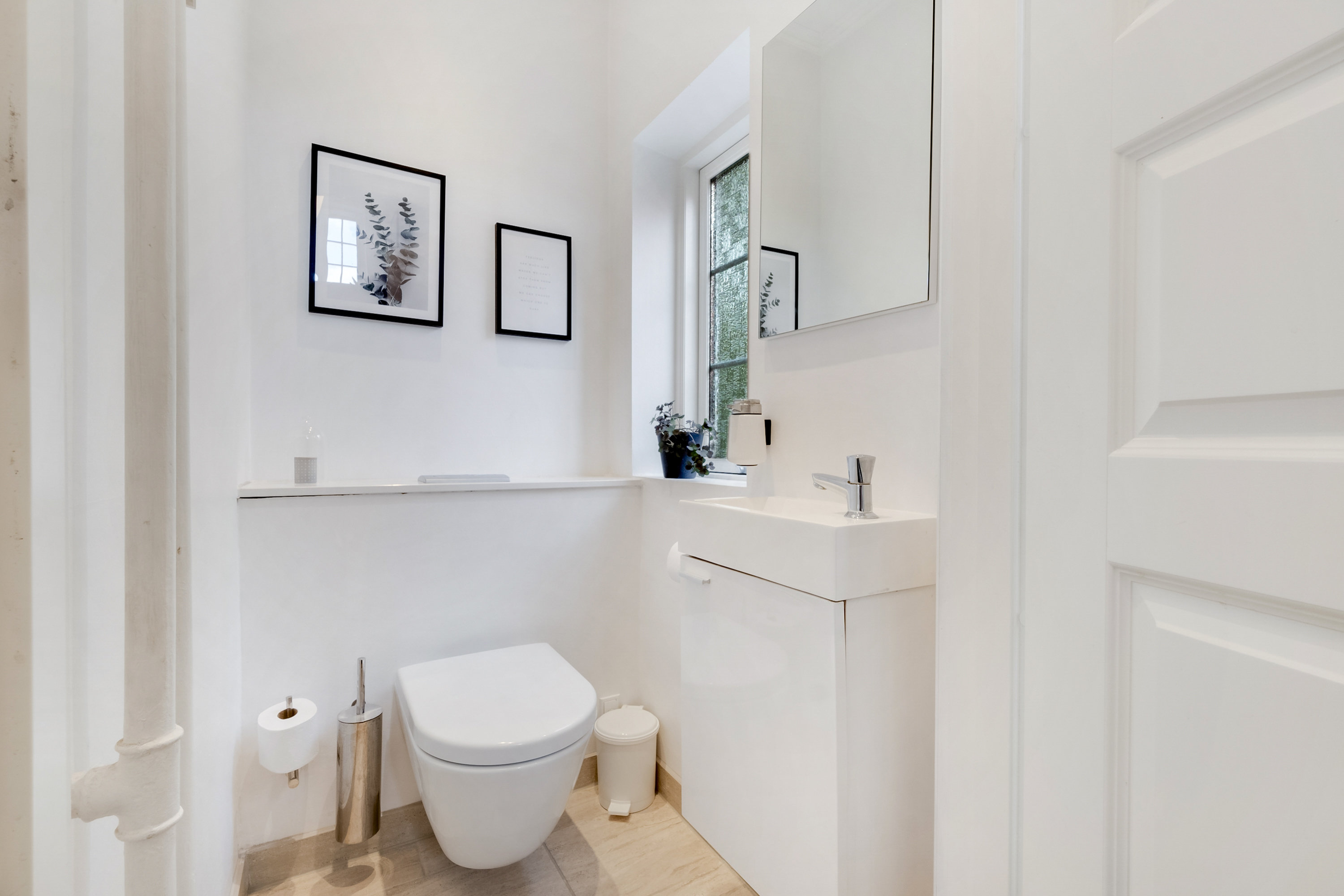 Fremhævet toilet billede i fuldskærmstilstand. Billede af Bertel Bruuns Vej 3, 7000 Fredericia