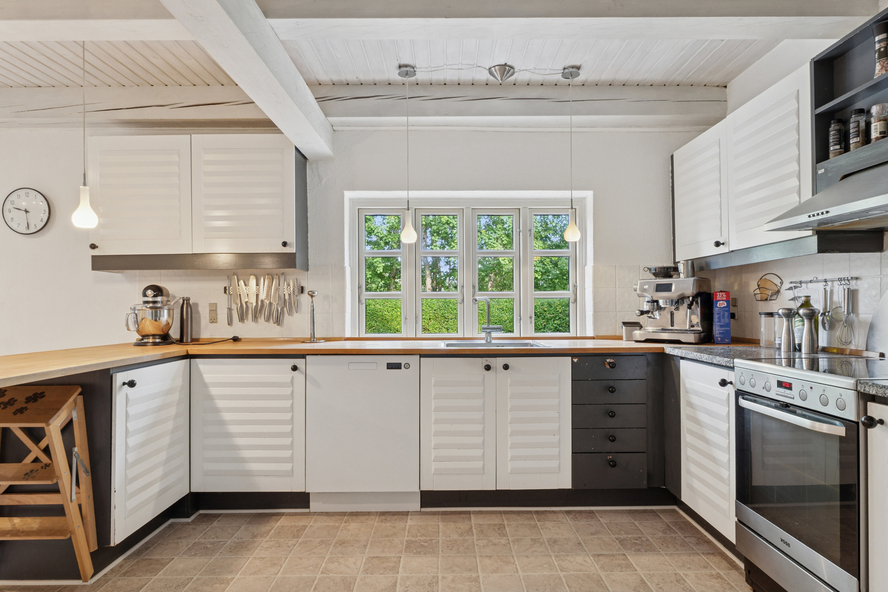 Fremhævet køkken billede i fuldskærmstilstand. Billede af Egtvedvej 116, Bølling, 6040 Egtved