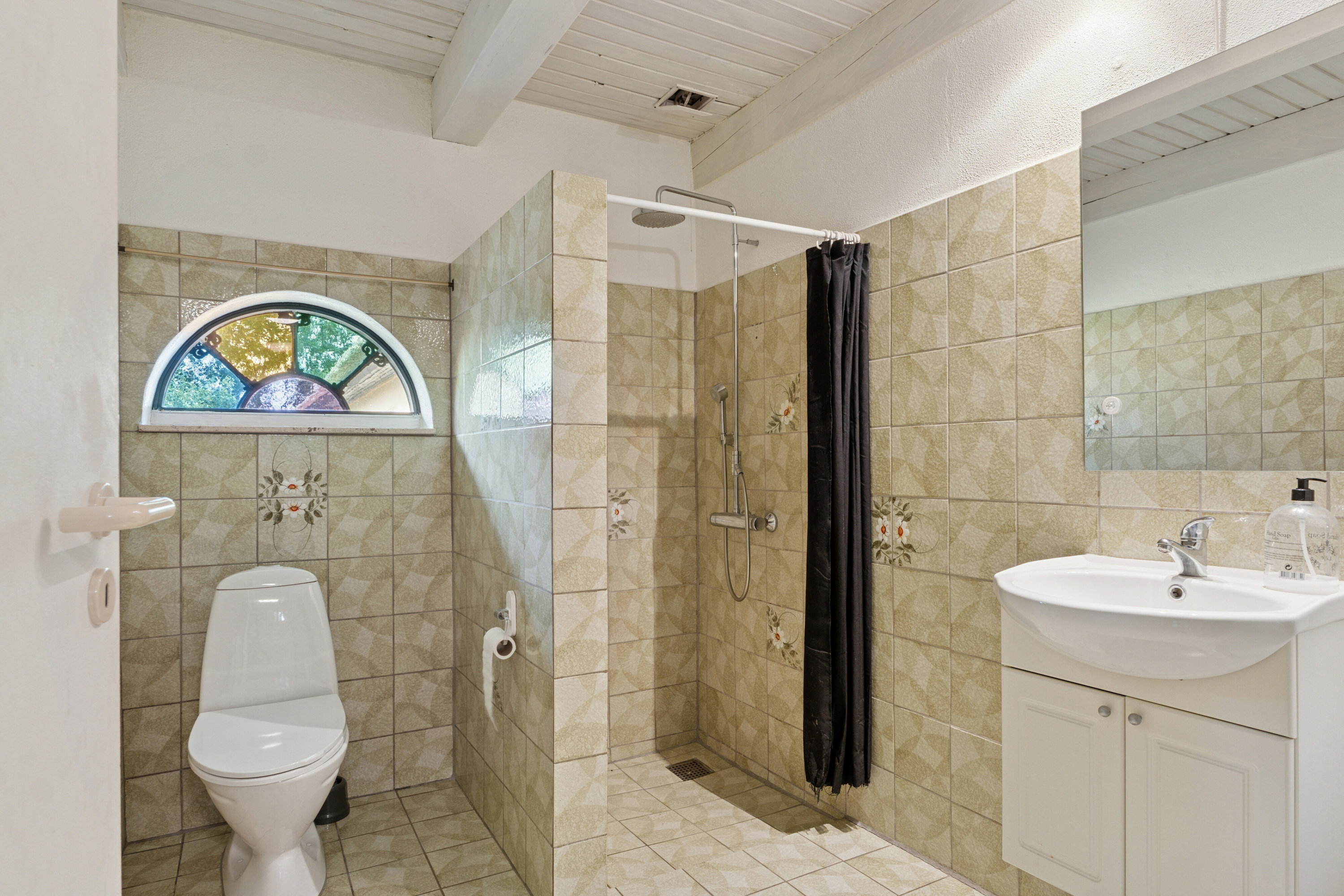 Fremhævet badeværelse billede i fuldskærmstilstand. Billede af Egtvedvej 116, Bølling, 6040 Egtved