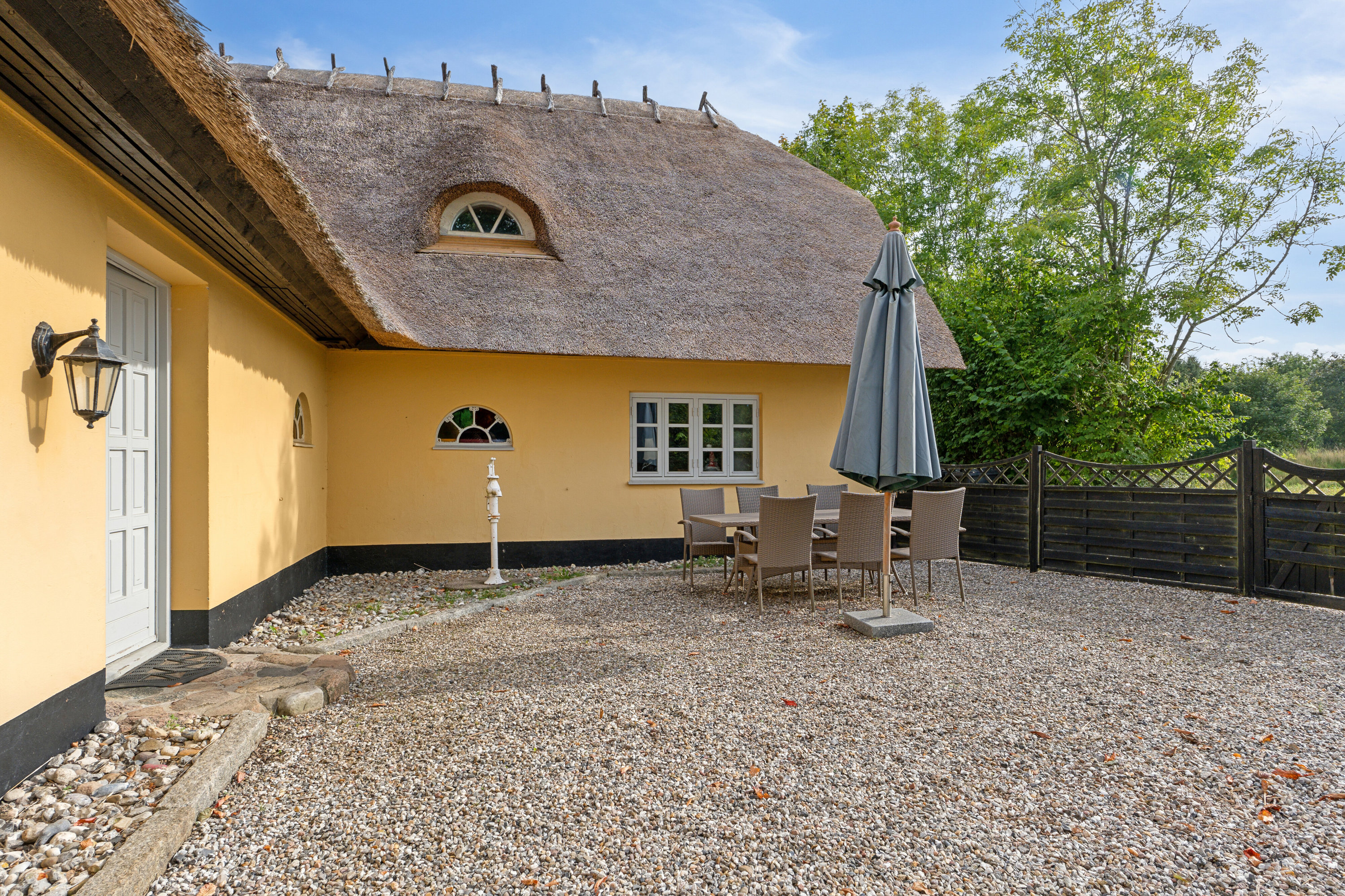 Fremhævet set fra vejen billede i fuldskærmstilstand. Billede af Egtvedvej 116, Bølling, 6040 Egtved