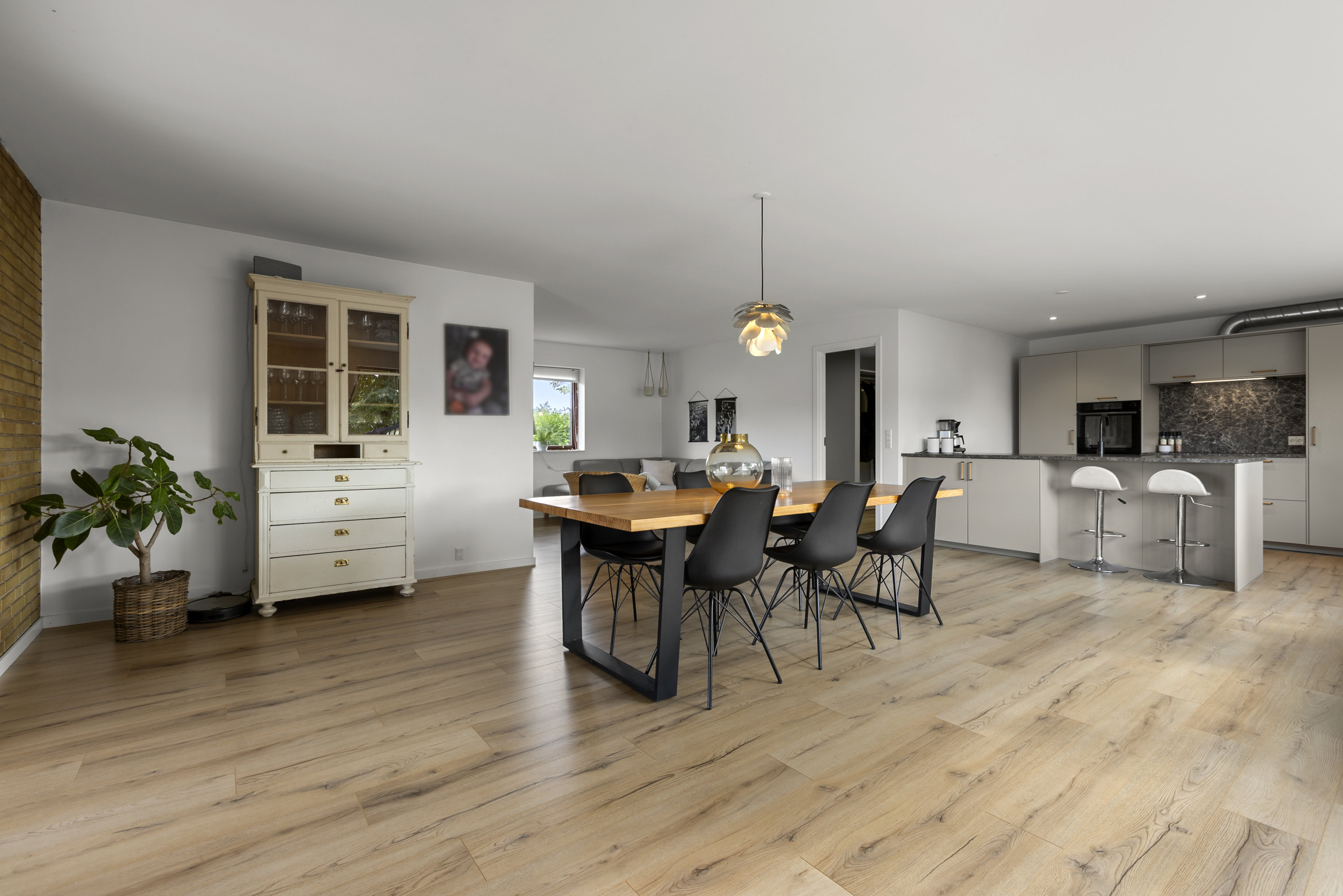 Fremhævet stue billede i fuldskærmstilstand. Billede af Elmevej 24, 4171 Glumsø