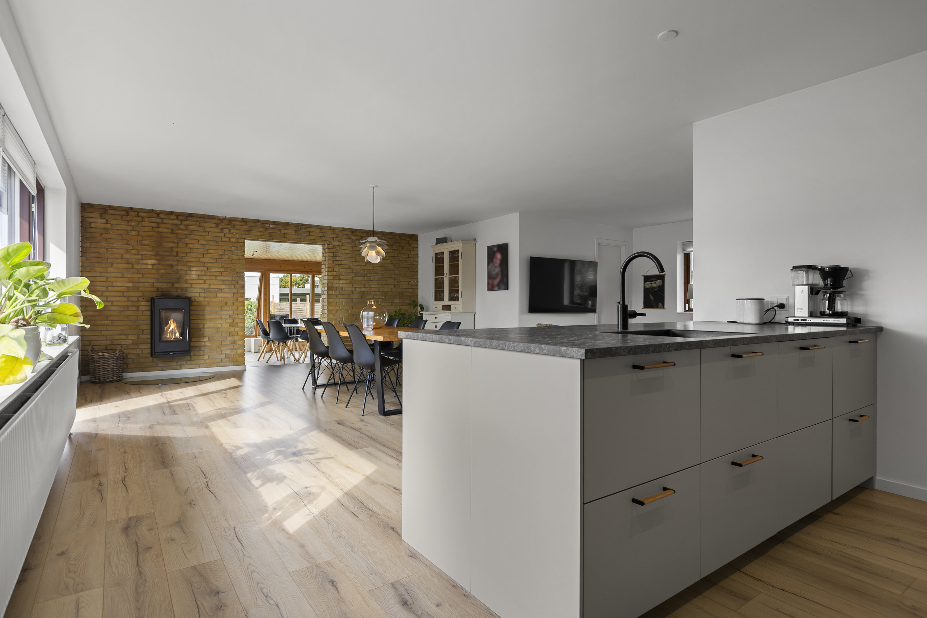 Fremhævet køkken billede i fuldskærmstilstand. Billede af Elmevej 24, 4171 Glumsø