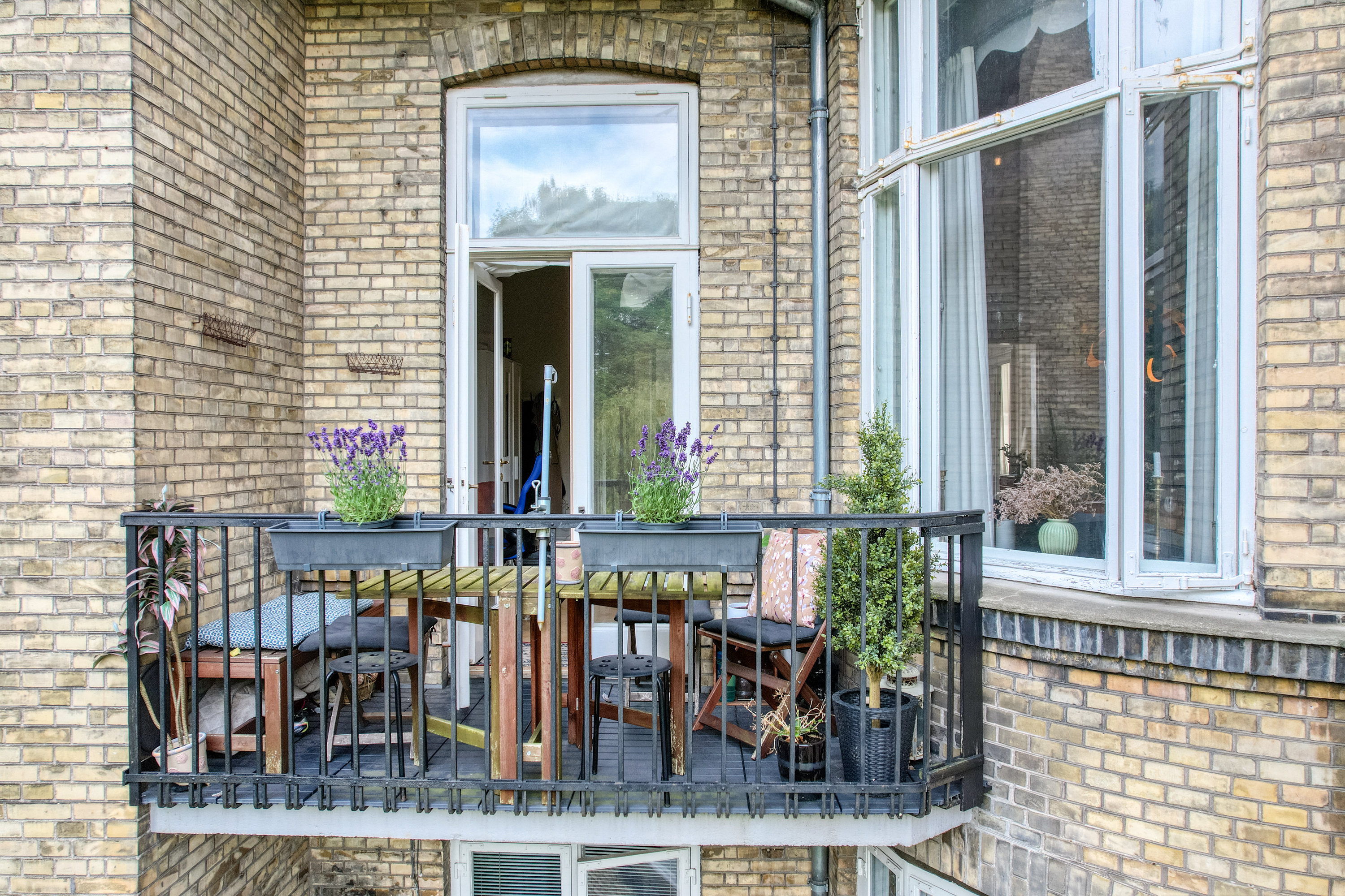 Fremhævet andet billede i fuldskærmstilstand. Billede af Amicisvej 21, 1., 1852 Frederiksberg C