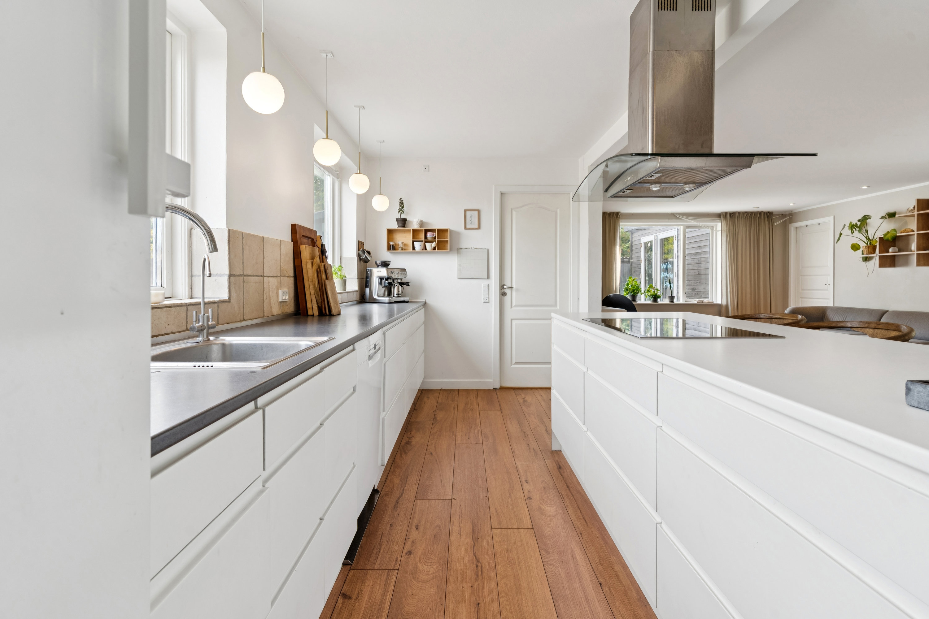 Fremhævet køkken billede i fuldskærmstilstand. Billede af Klirevænget 71, 2880 Bagsværd