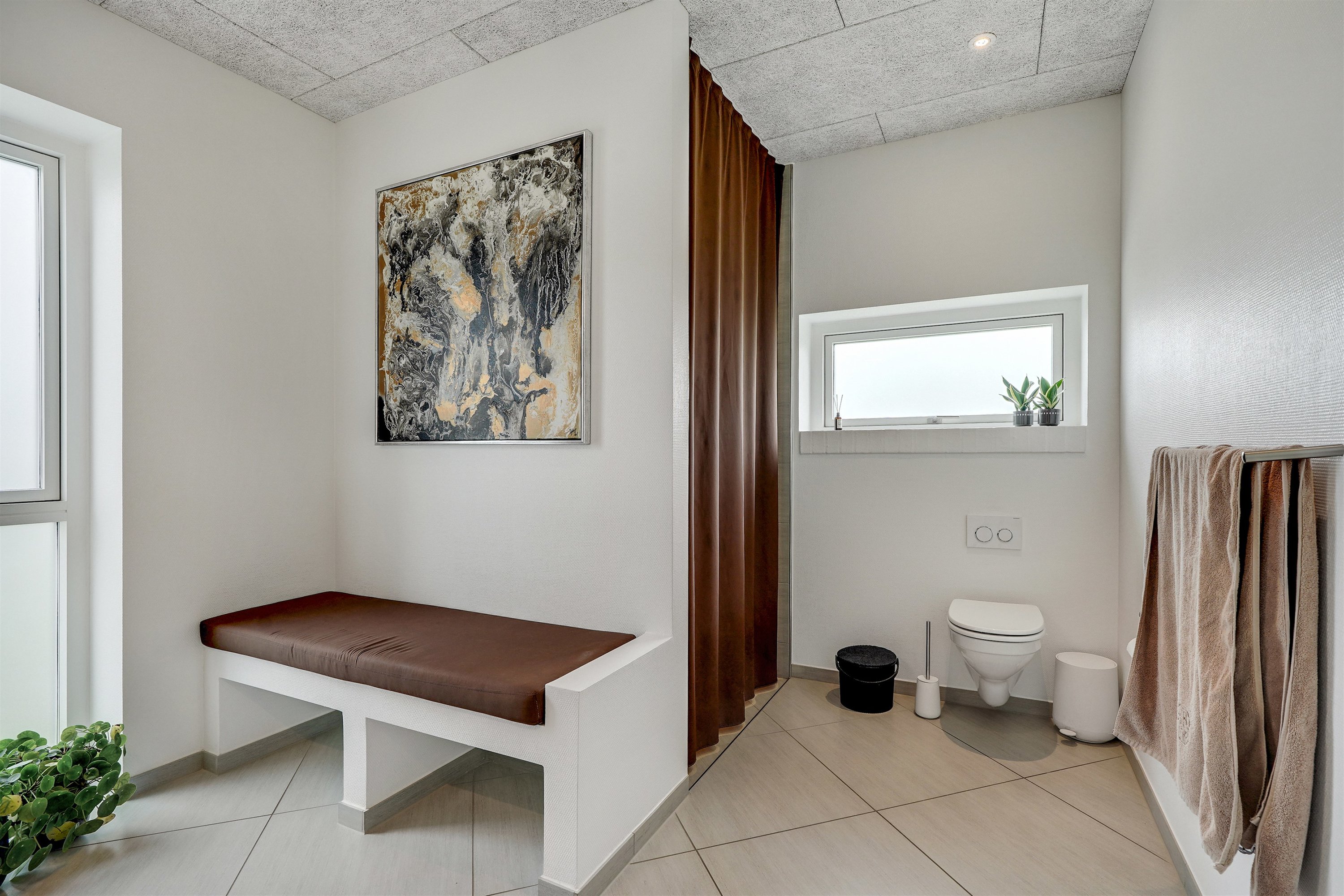 Fremhævet badeværelse billede i fuldskærmstilstand. Billede af Tusindbenet 7, 7190 Billund