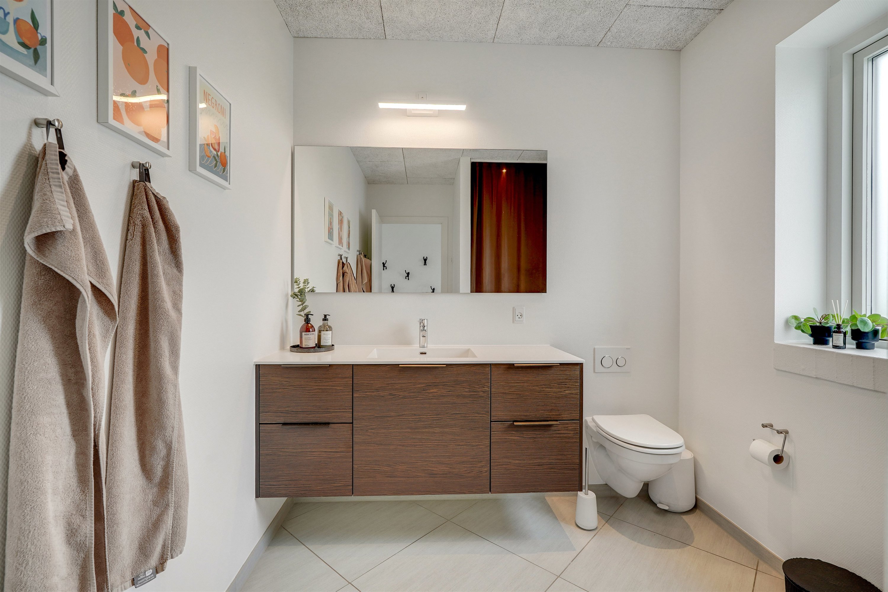 Fremhævet badeværelse billede i fuldskærmstilstand. Billede af Tusindbenet 7, 7190 Billund