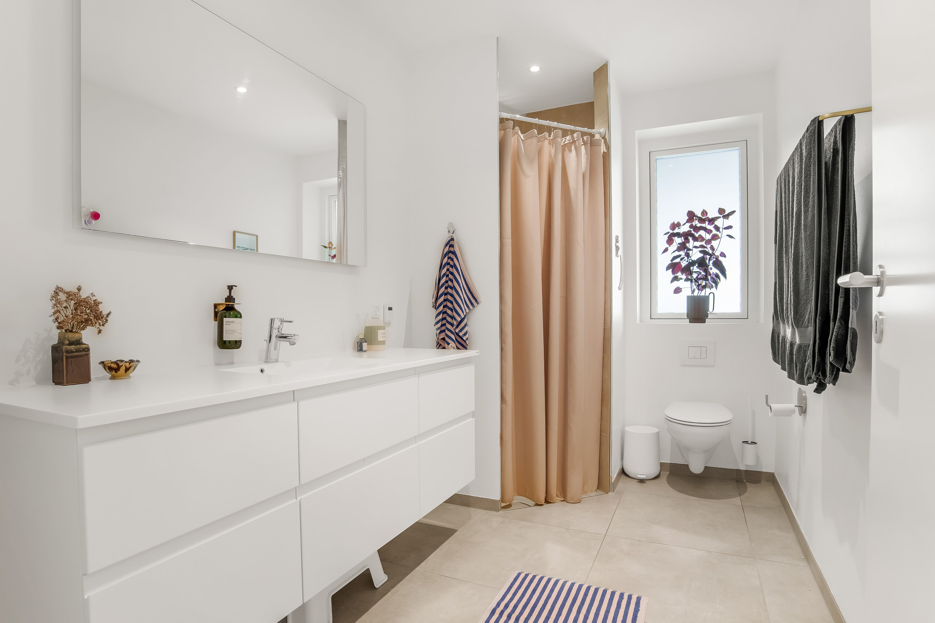 Fremhævet badeværelse billede i fuldskærmstilstand. Billede af Furesøvej 18, 7500 Holstebro