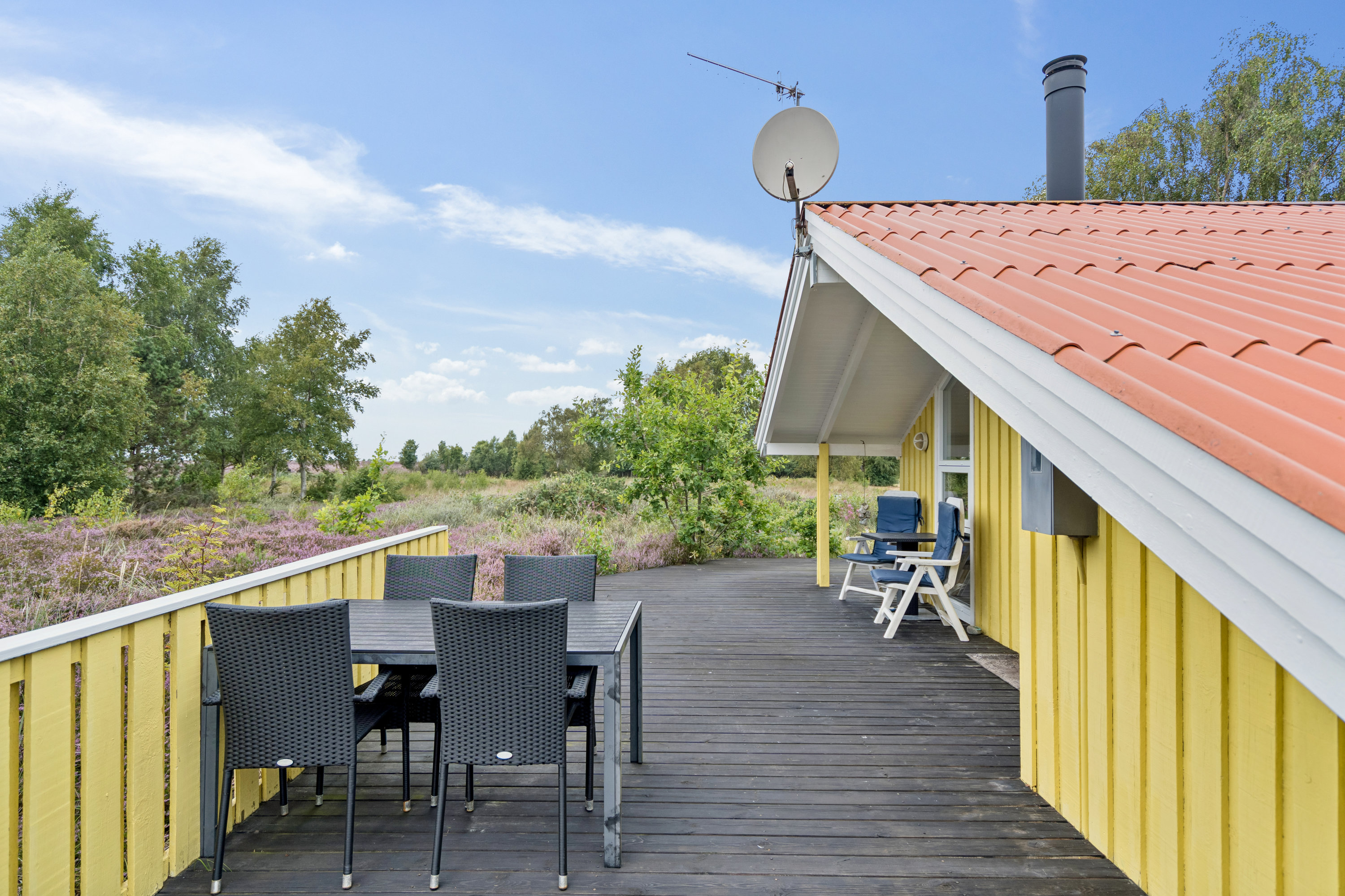 Fremhævet terrasse billede i fuldskærmstilstand. Billede af Jenses Jolle 31, Nordmarken, 9940 Læsø