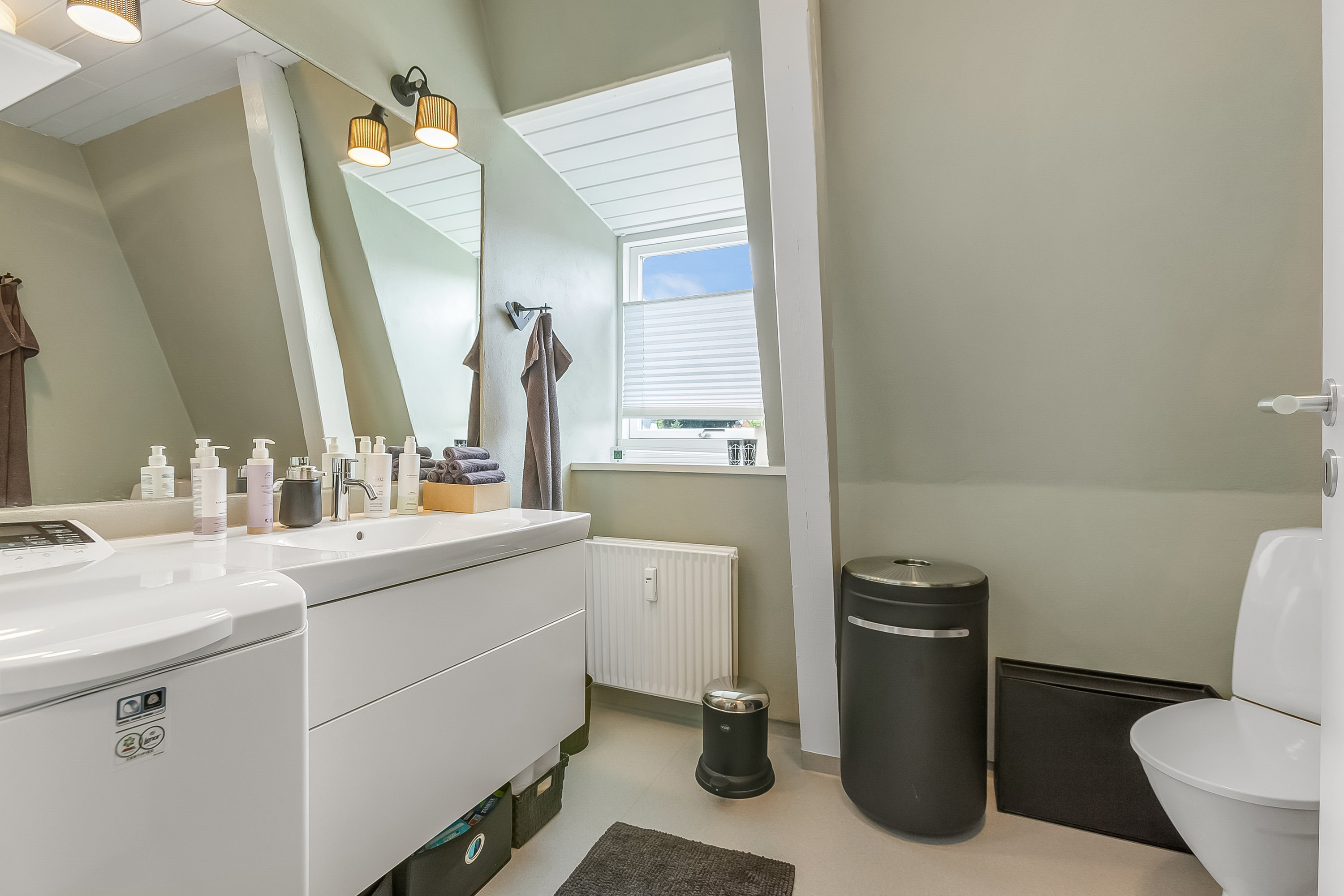 Fremhævet badeværelse billede i fuldskærmstilstand. Billede af Dalbygade 44, 1. th., 6000 Kolding