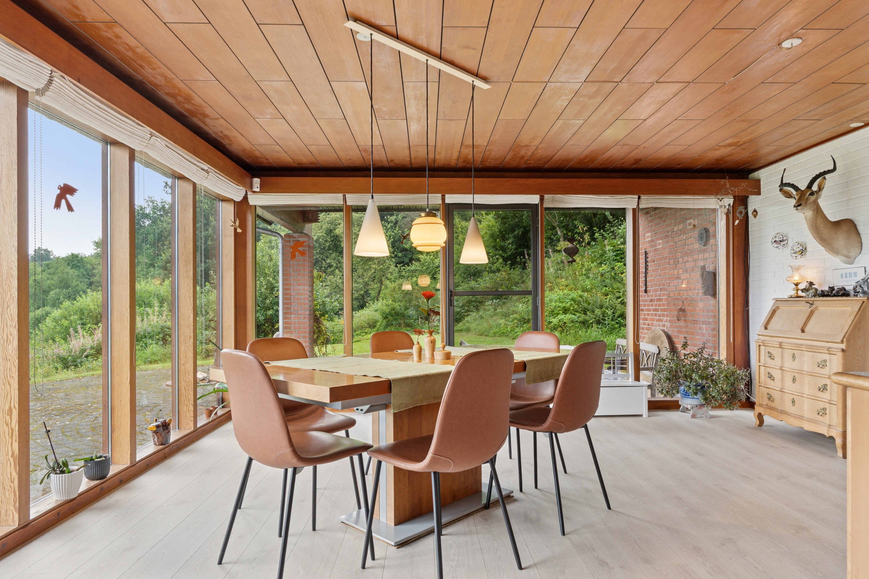 Fremhævet spisestue billede i fuldskærmstilstand. Billede af Spjarupvej 6, 6040 Egtved