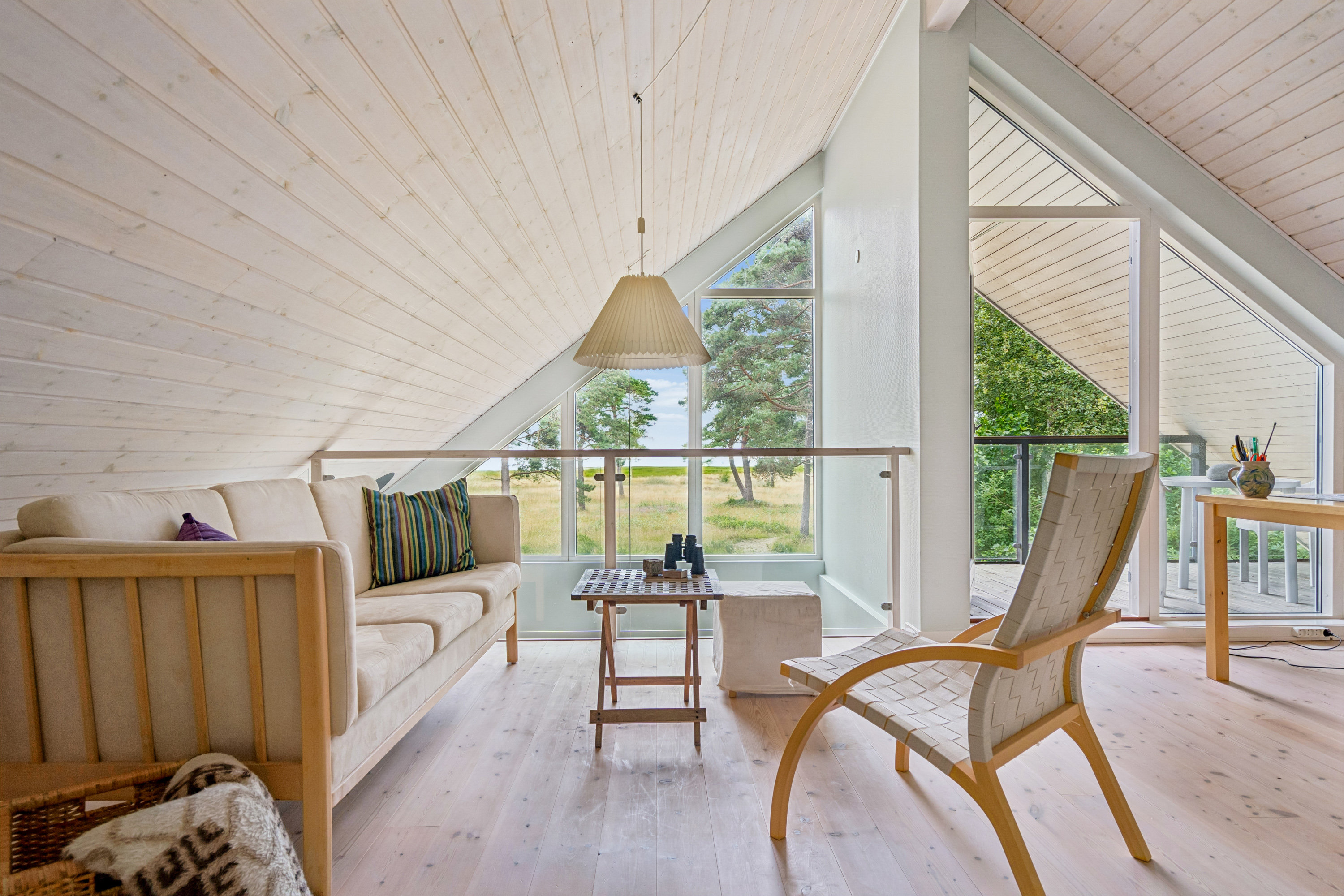 Fremhævet stue billede i fuldskærmstilstand. Billede af Lindholmvej 10, Østerby, 9940 Læsø