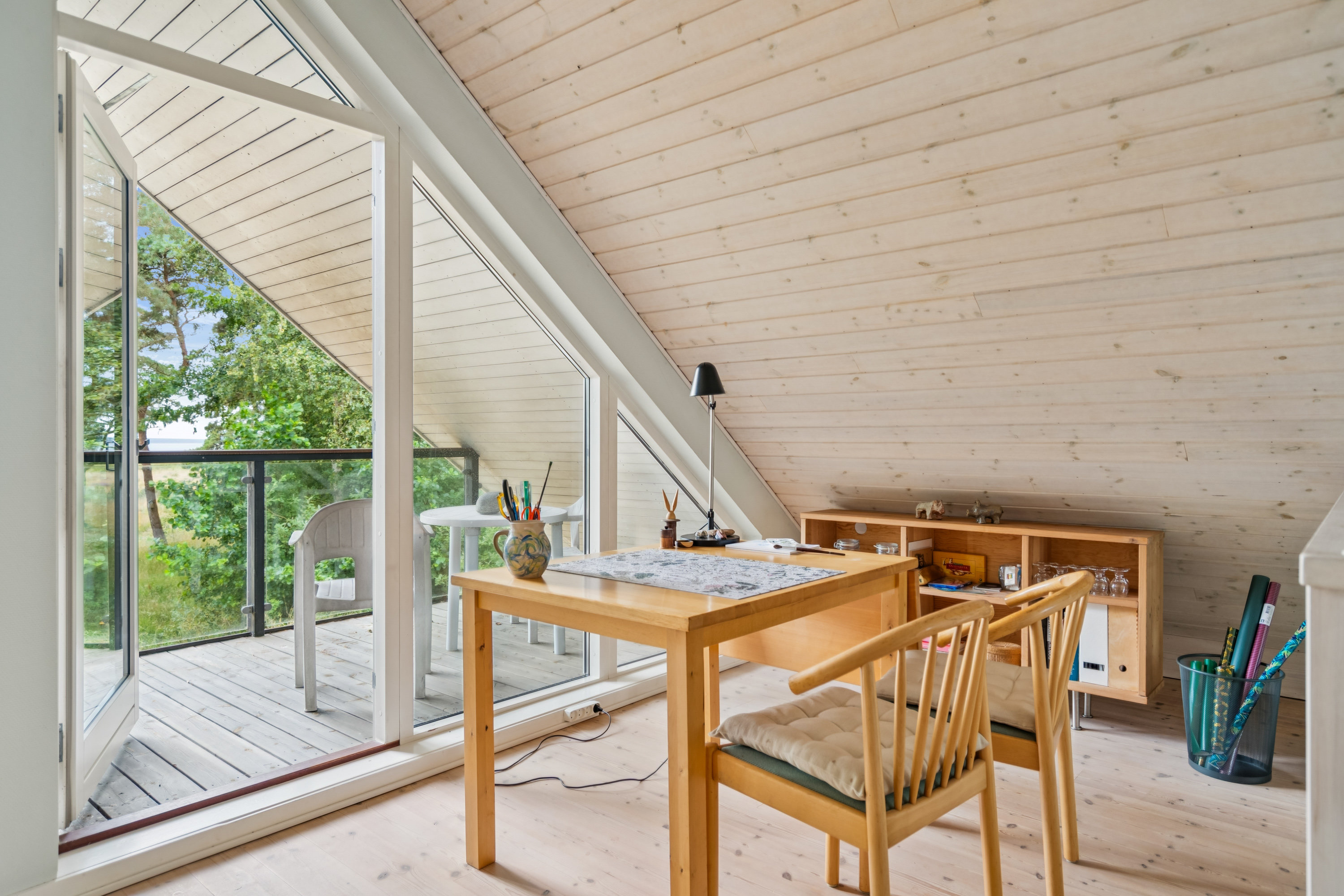 Fremhævet stue billede i fuldskærmstilstand. Billede af Lindholmvej 10, Østerby, 9940 Læsø