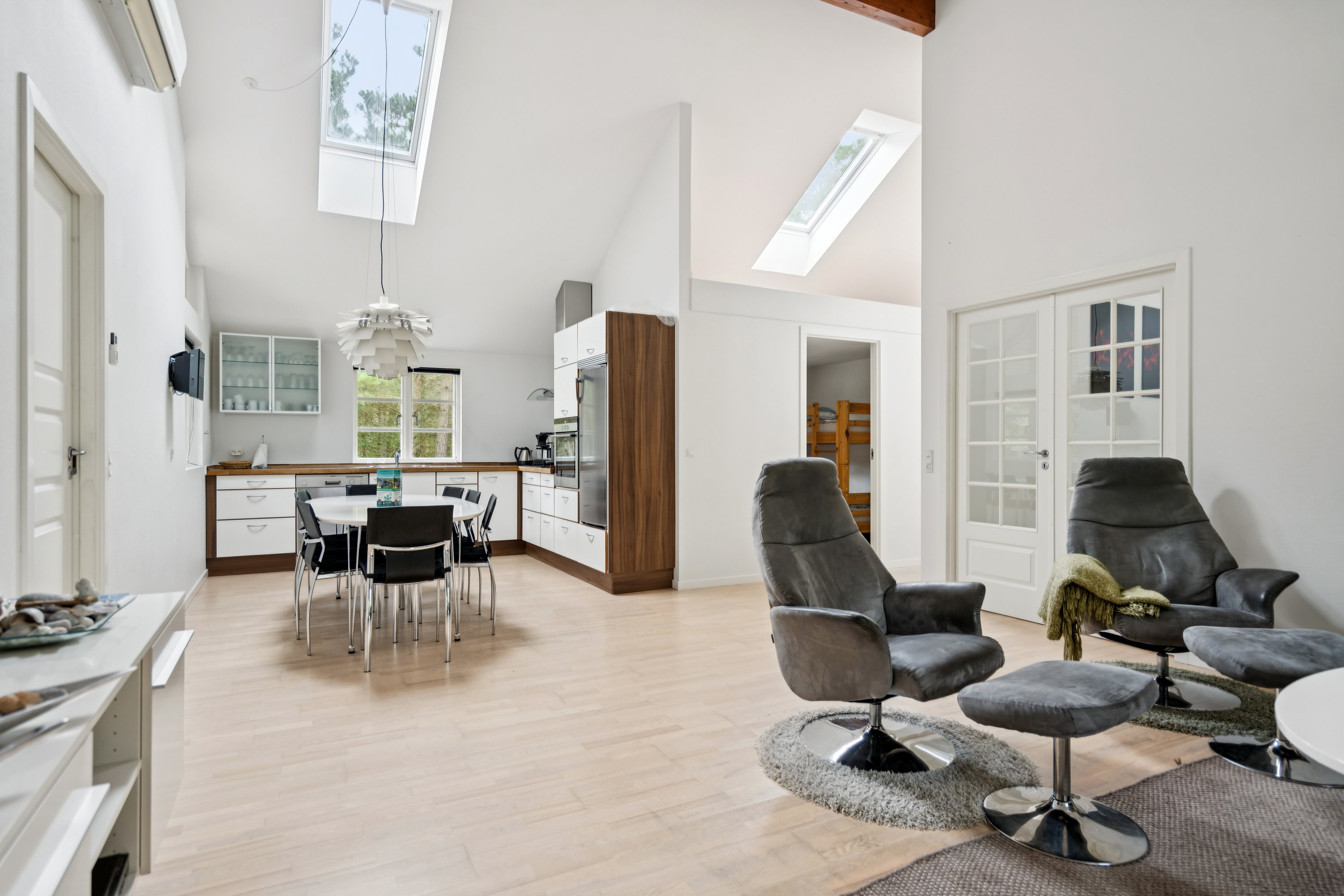 Fremhævet stue billede i fuldskærmstilstand. Billede af Gulspurvevej 8, Østerby, 9940 Læsø