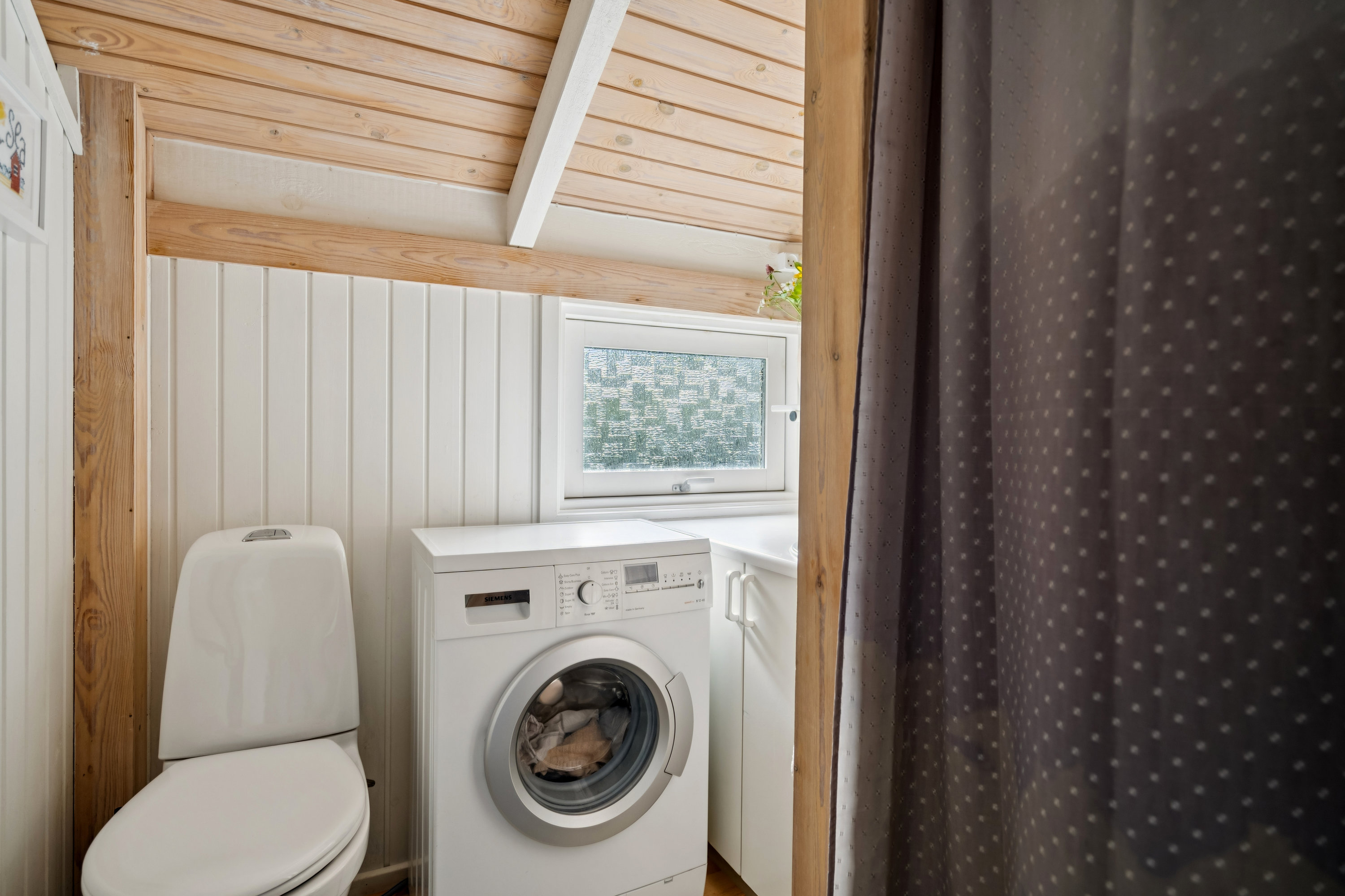 Fremhævet badeværelse billede i fuldskærmstilstand. Billede af Hyacintvej 1, Vesterø, 9940 Læsø