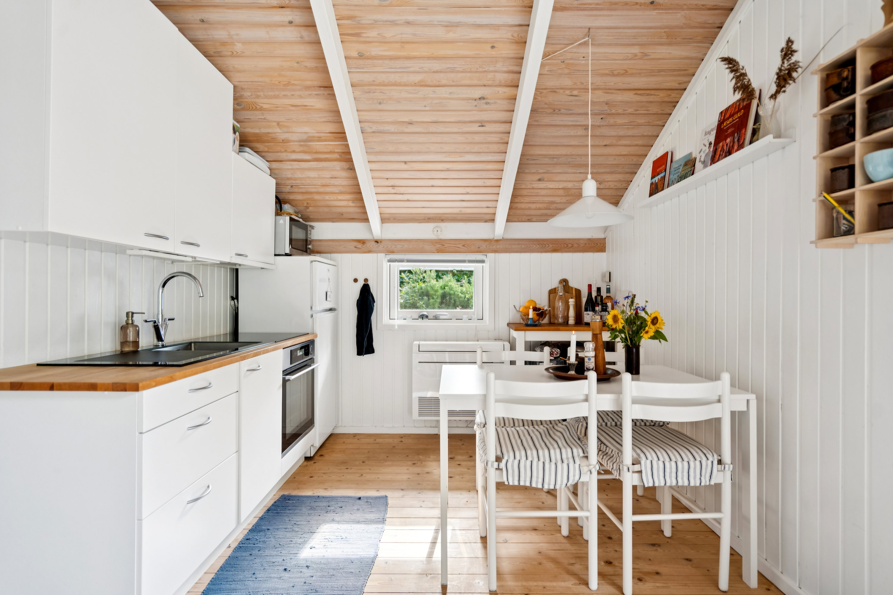 Fremhævet køkken billede i fuldskærmstilstand. Billede af Hyacintvej 1, Vesterø, 9940 Læsø