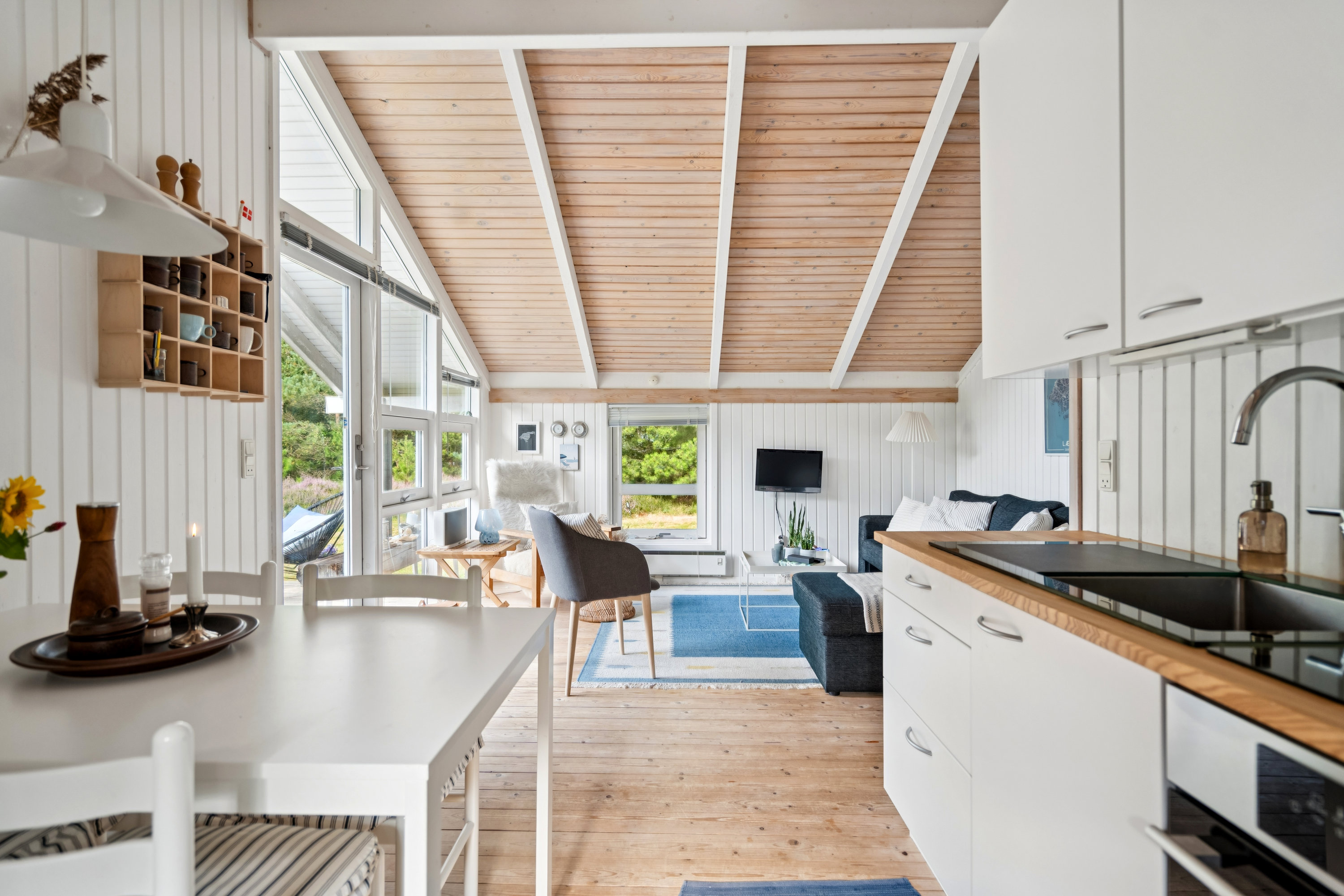 Fremhævet køkken billede i fuldskærmstilstand. Billede af Hyacintvej 1, Vesterø, 9940 Læsø