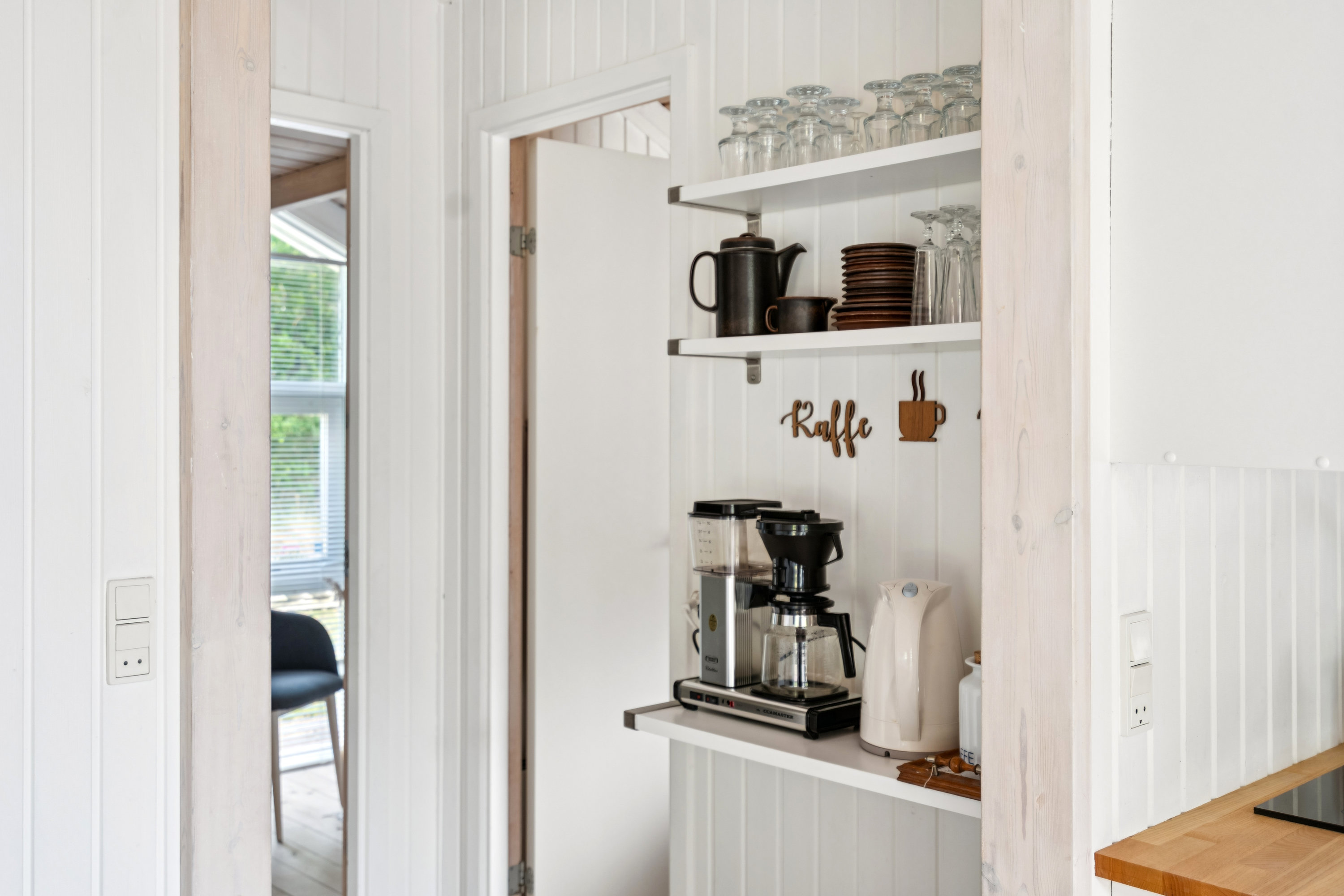 Fremhævet entré billede i fuldskærmstilstand. Billede af Hyacintvej 1, Vesterø, 9940 Læsø