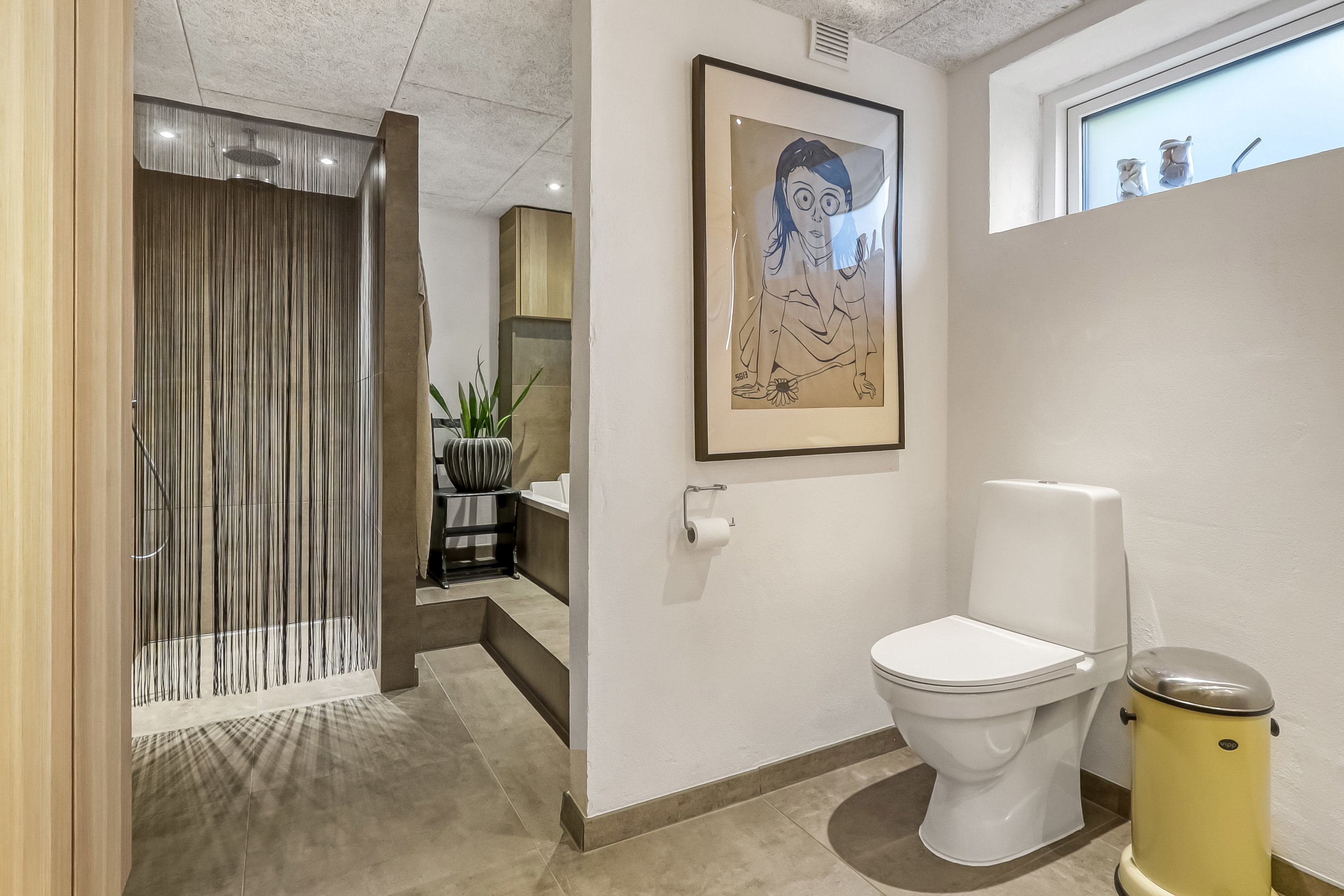 Fremhævet badeværelse billede i fuldskærmstilstand. Billede af Hestehavevej 5, 5700 Svendborg