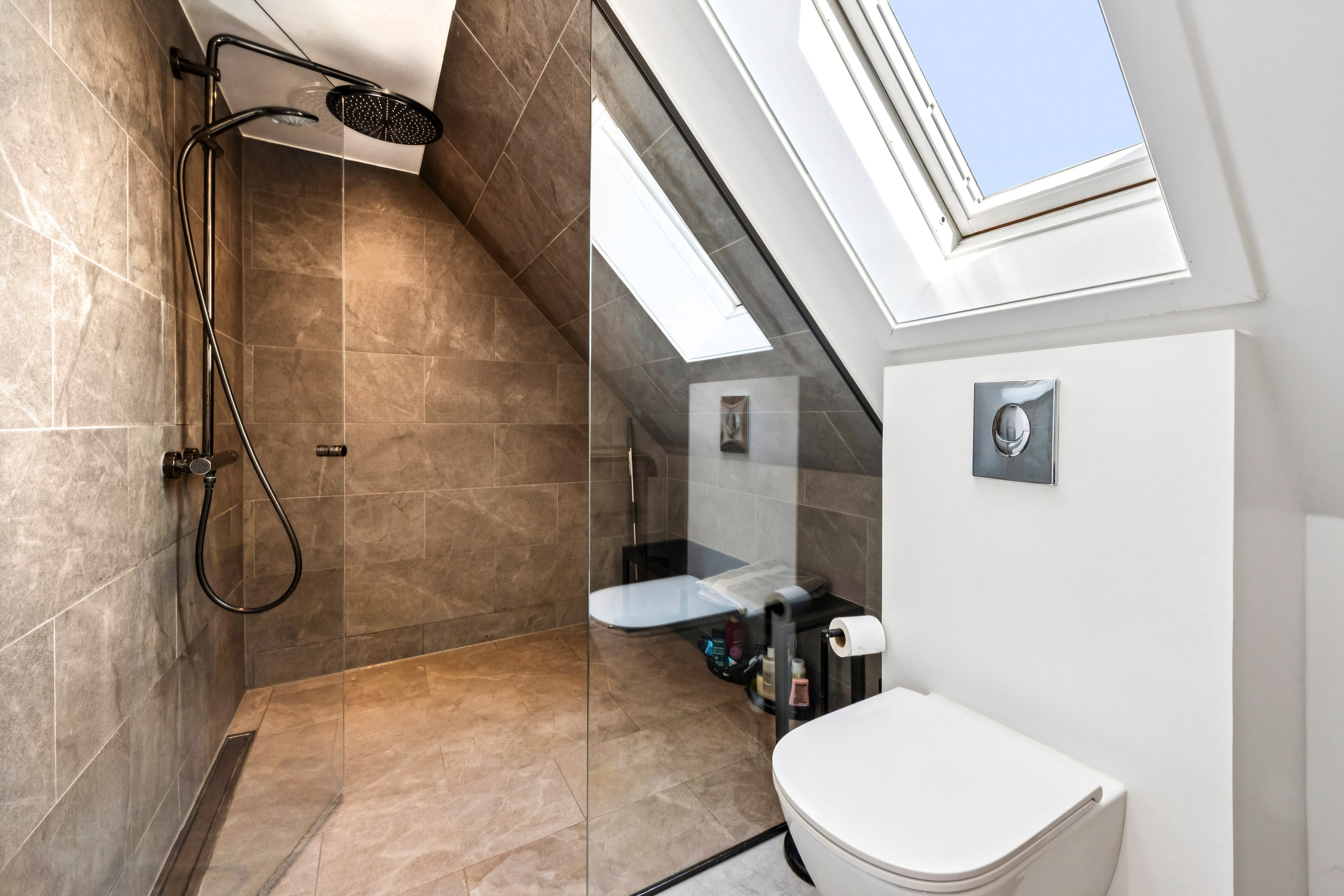 Fremhævet badeværelse billede i fuldskærmstilstand. Billede af Buddinge Hovedgade 105, 2860 Søborg