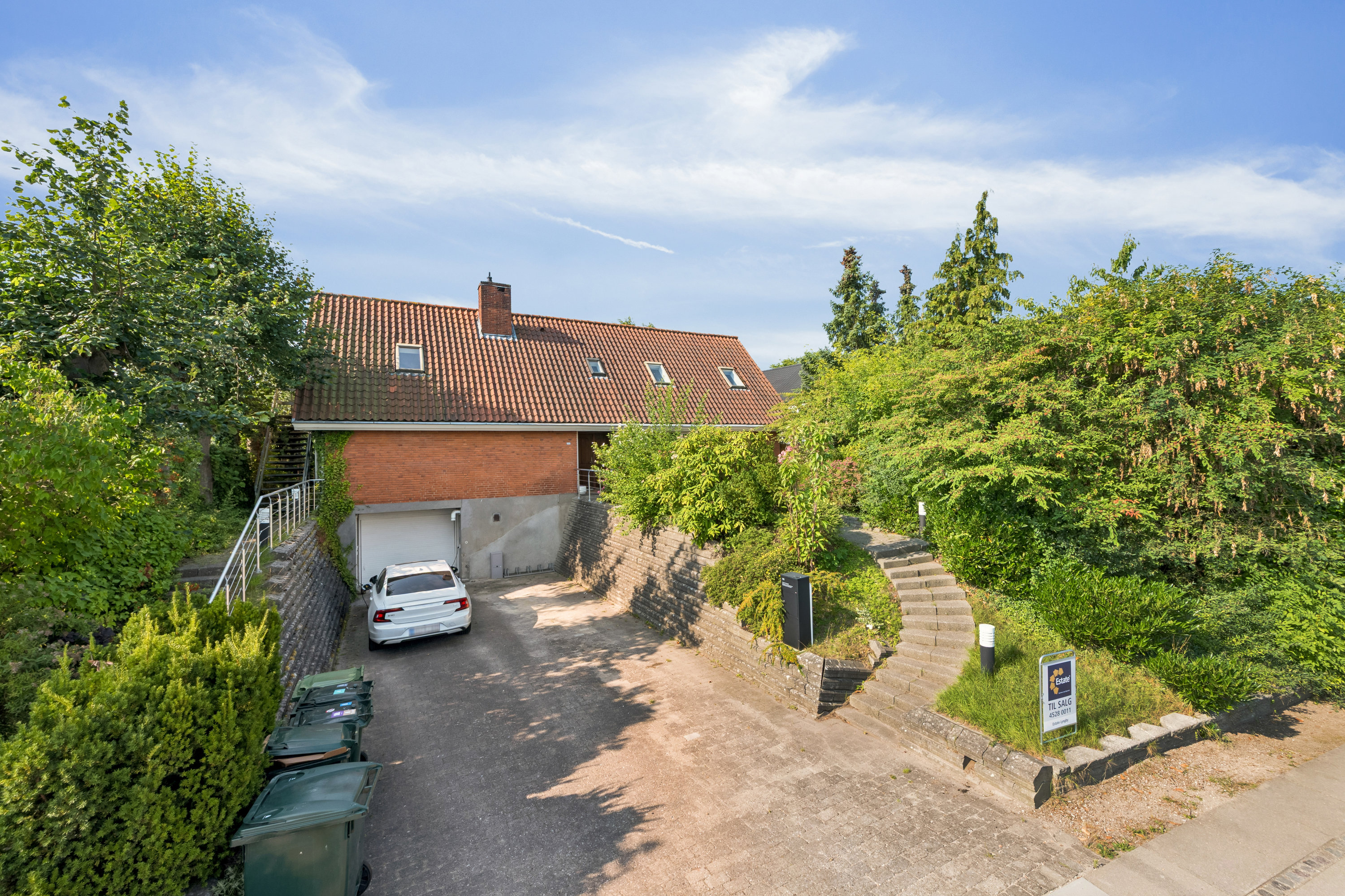 Fremhævet have billede i fuldskærmstilstand. Billede af Buddinge Hovedgade 105, 2860 Søborg