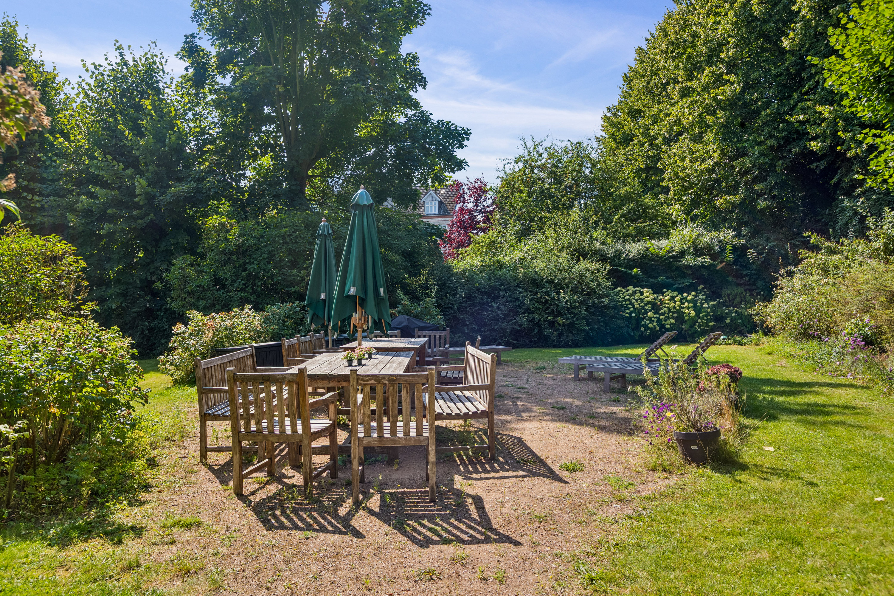 Fremhævet have billede i fuldskærmstilstand. Billede af Skovkrogen 7, st.. mf., 2920 Charlottenlund