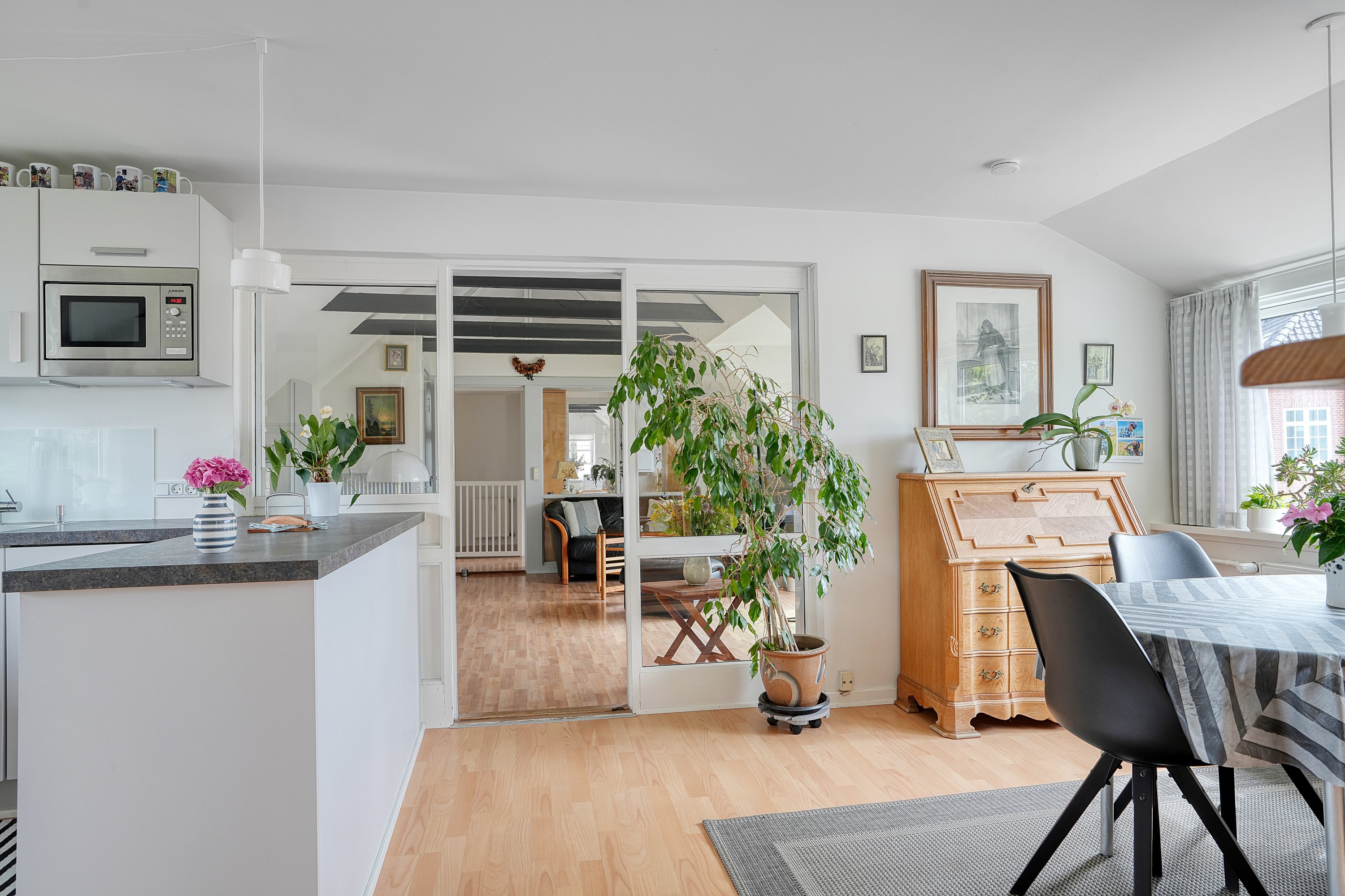 Fremhævet spisestue billede i fuldskærmstilstand. Billede af Ullersvej 1, 1., 3220 Tisvildeleje