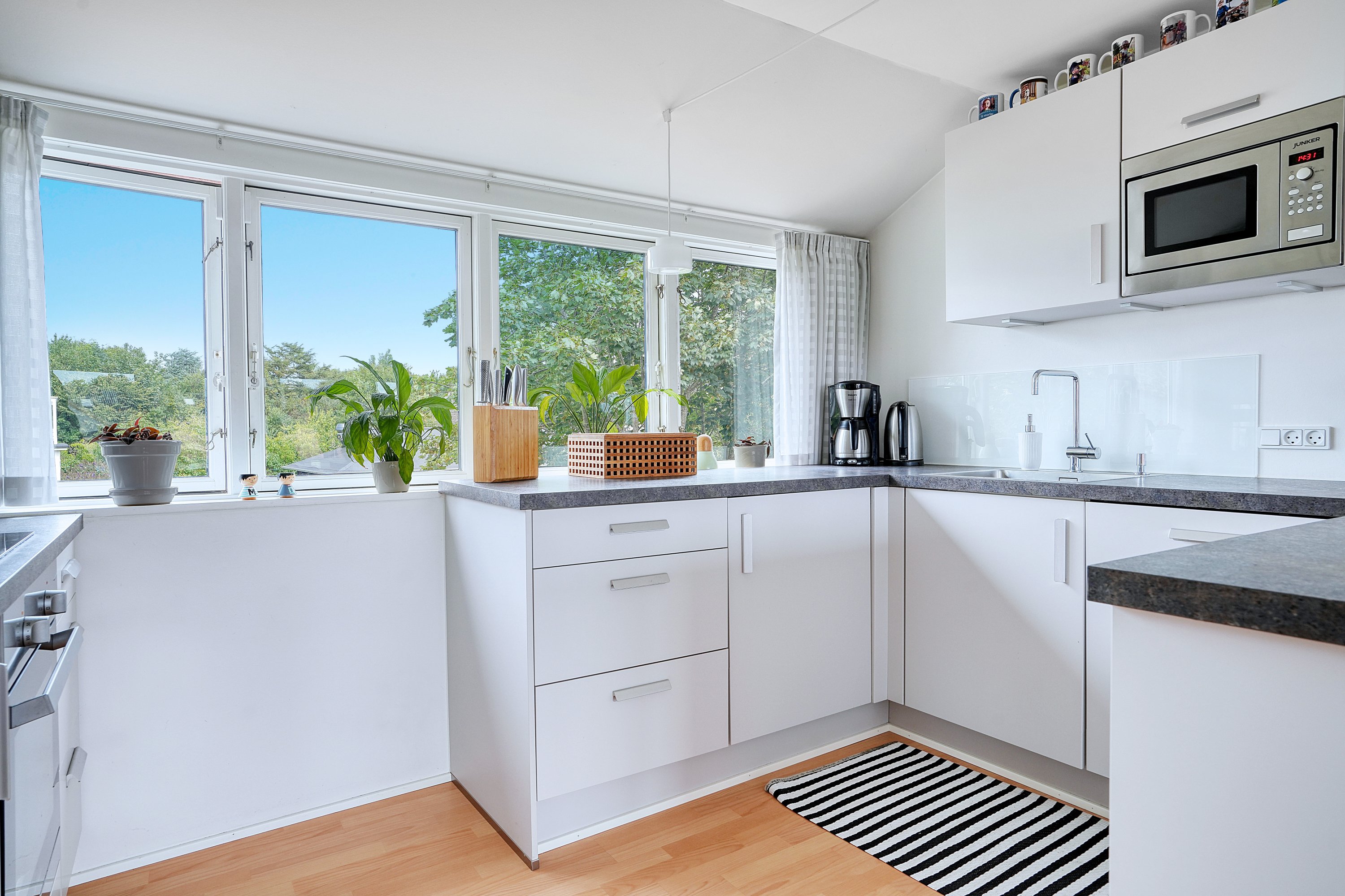 Fremhævet køkken billede i fuldskærmstilstand. Billede af Ullersvej 1, 1., 3220 Tisvildeleje