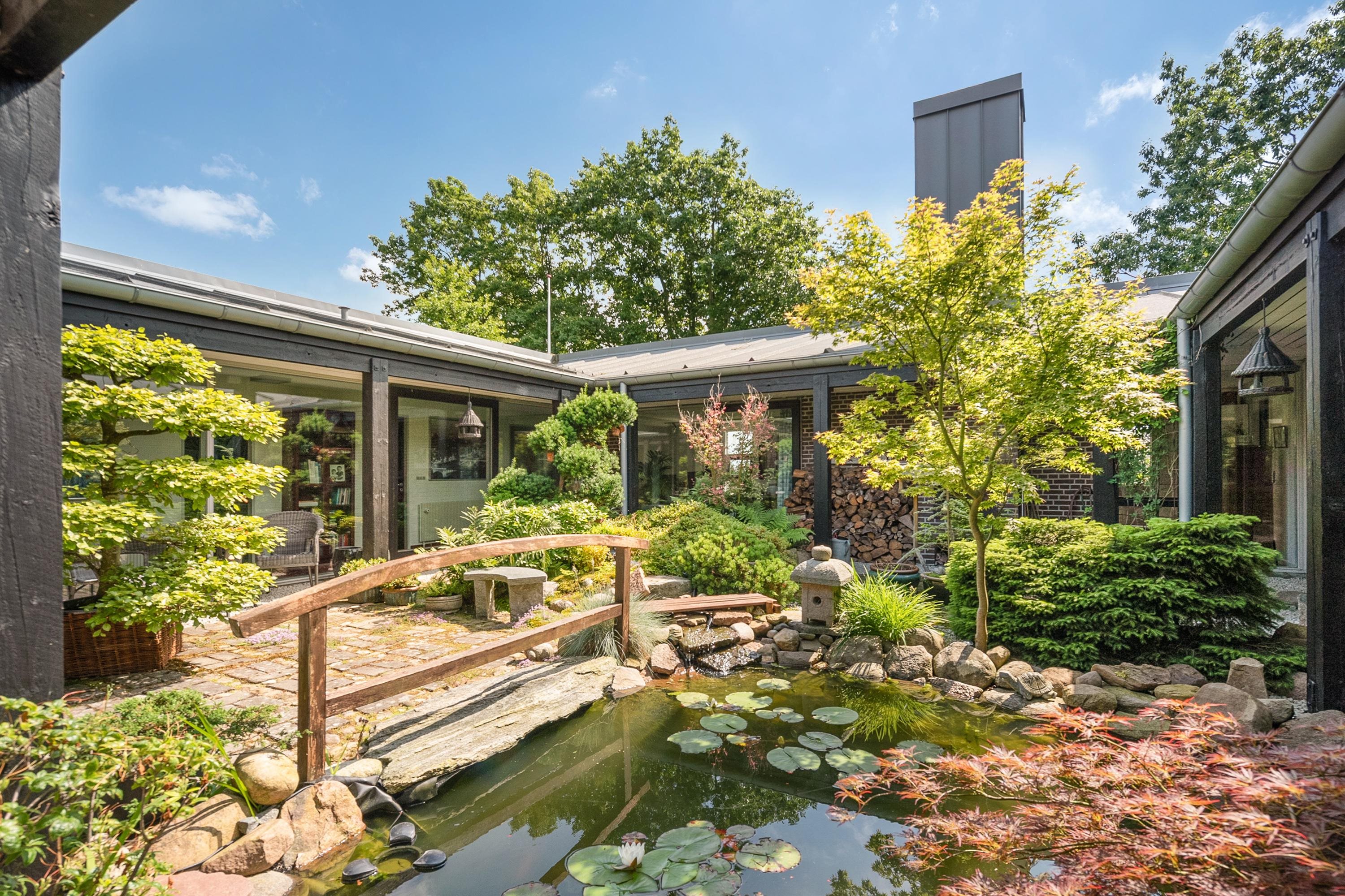 Miniaturebillede 1: atriumgård. Billede af Mølleparken 15, 7184 Vandel