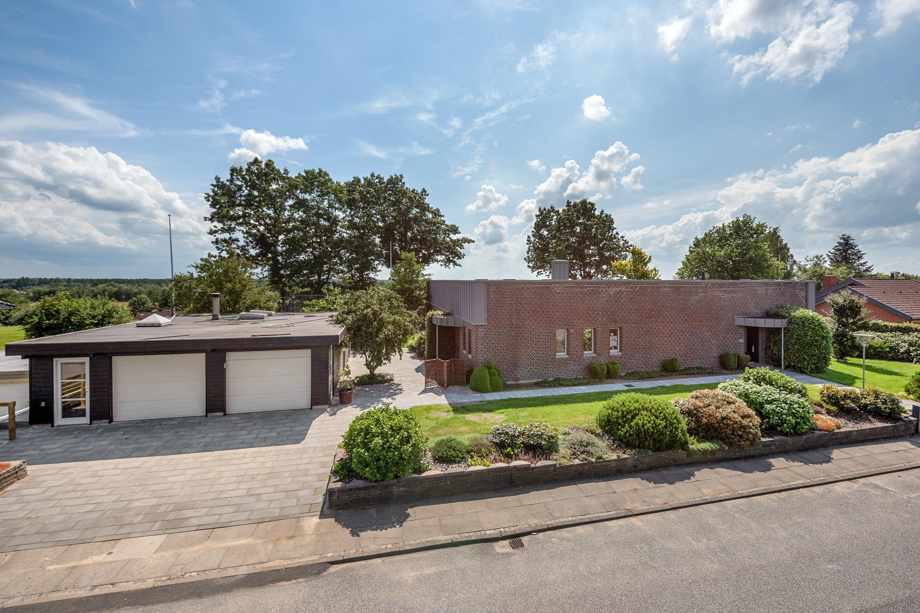 Villa: Ejendommen på Mølleparken 15, 7184 Vandel