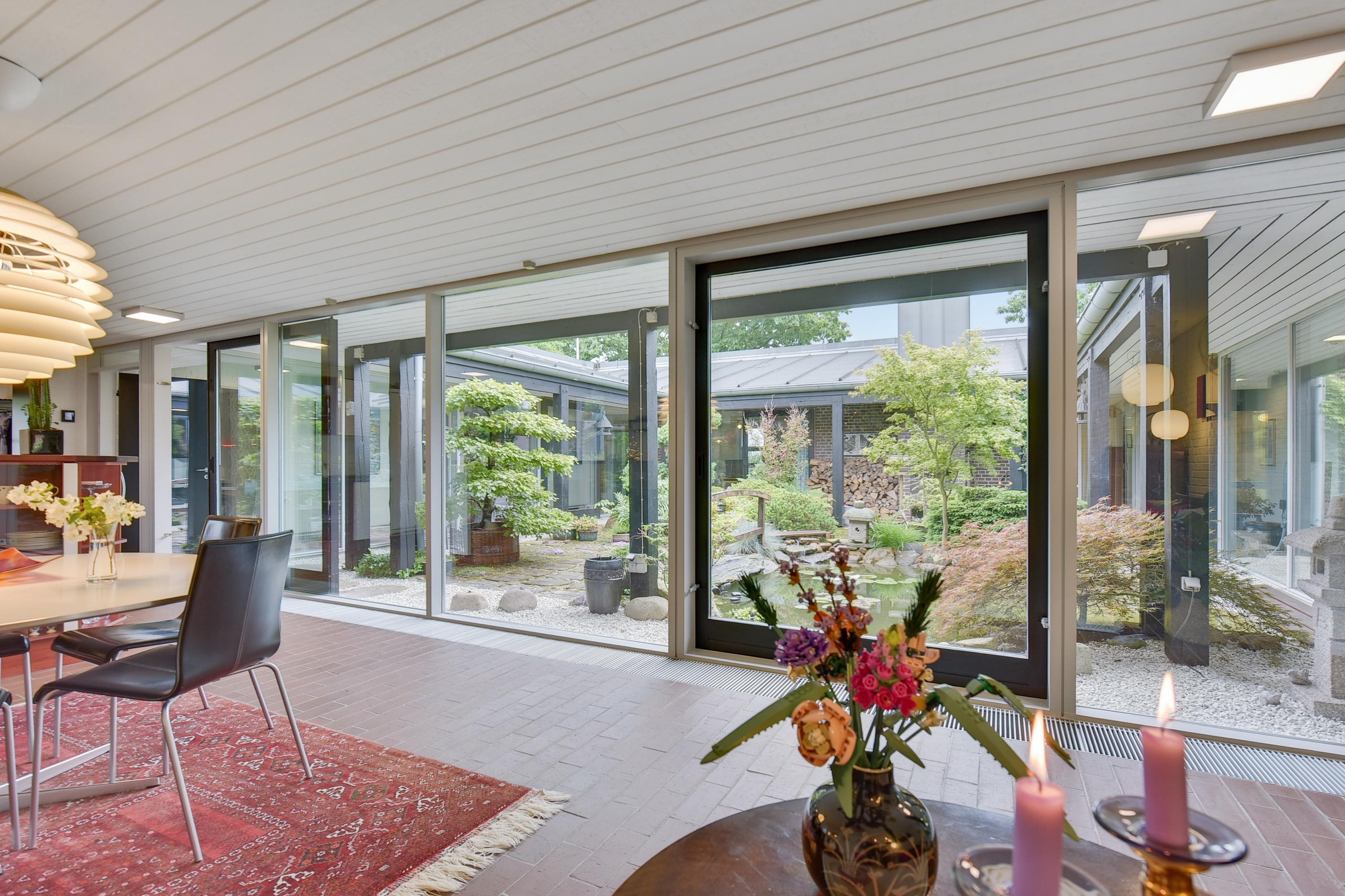 Fremhævet stue billede i fuldskærmstilstand. Billede af Mølleparken 15, 7184 Vandel