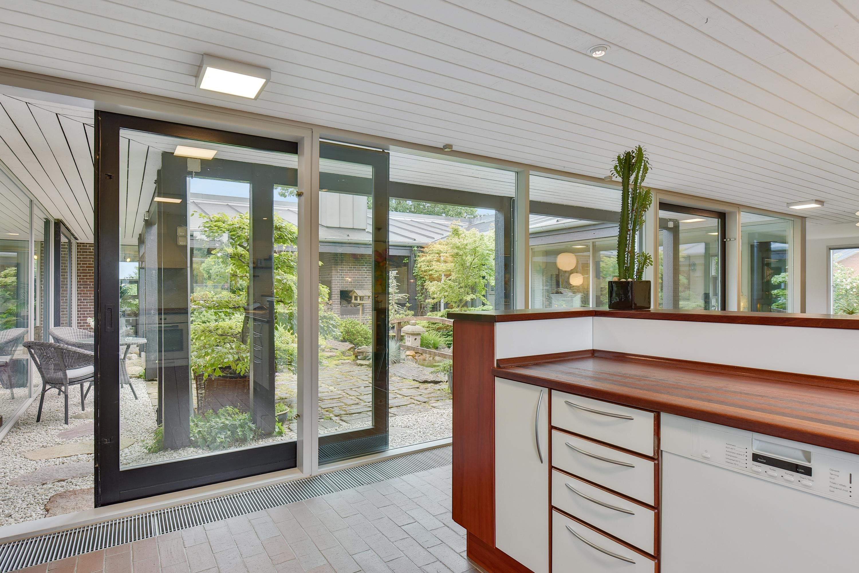 Fremhævet køkken billede i fuldskærmstilstand. Billede af Mølleparken 15, 7184 Vandel