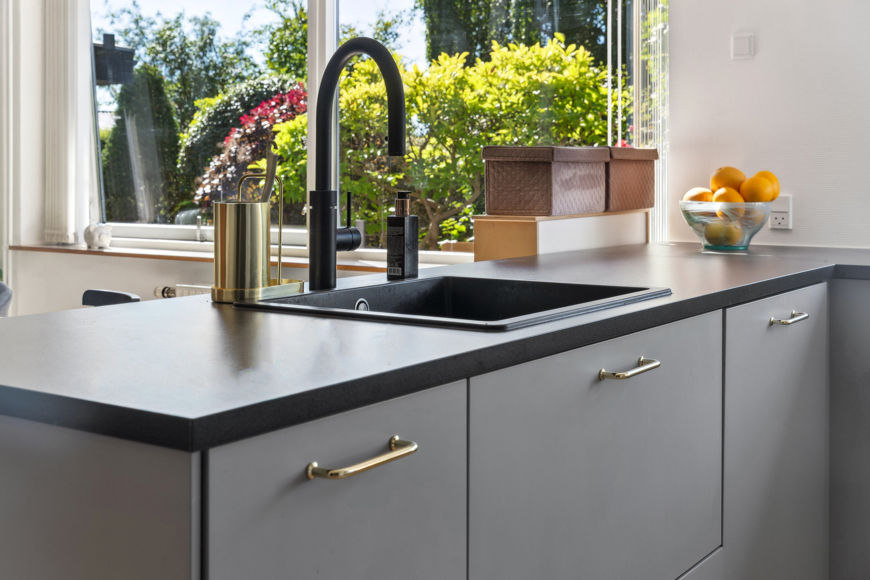 Fremhævet køkken billede i fuldskærmstilstand. Billede af Sletteager 76, Baldersbrønde, 2640 Hedehusene