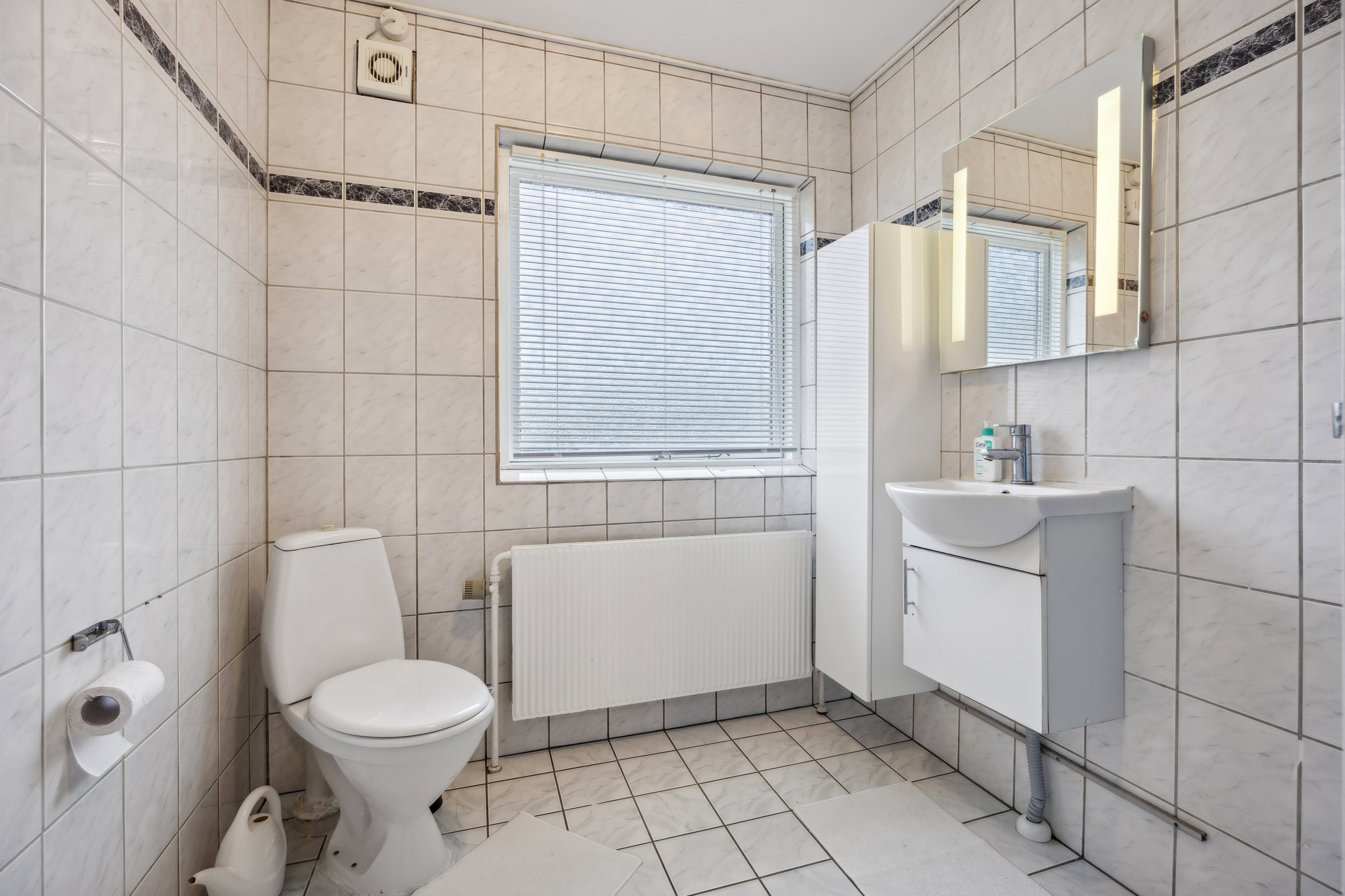 Fremhævet badeværelse billede i fuldskærmstilstand. Billede af Bødkervænget 11, Sæby, 4270 Høng