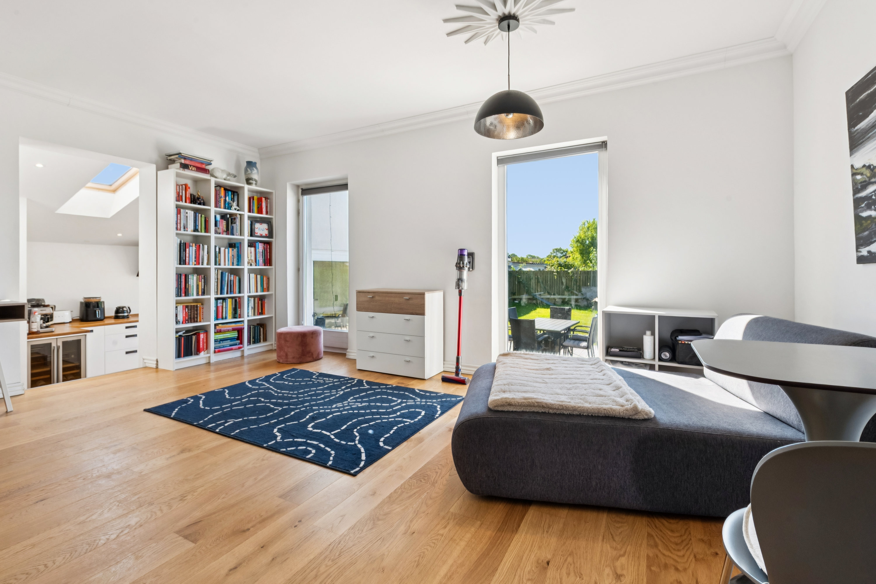 Fremhævet stue billede i fuldskærmstilstand. Billede af Stavnsbjerg Alle 37, 2860 Søborg