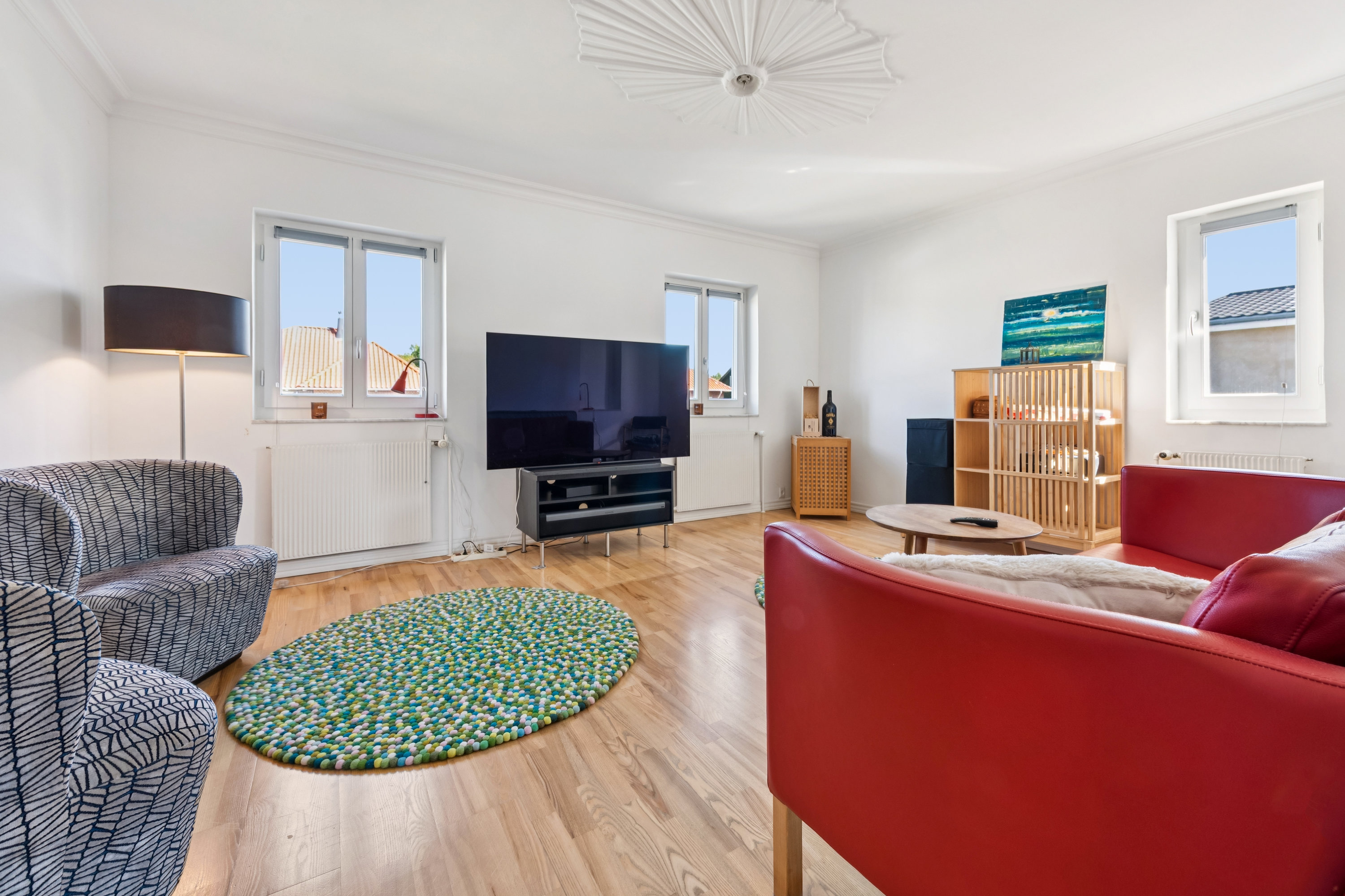 Fremhævet stue billede i fuldskærmstilstand. Billede af Stavnsbjerg Alle 37, 2860 Søborg