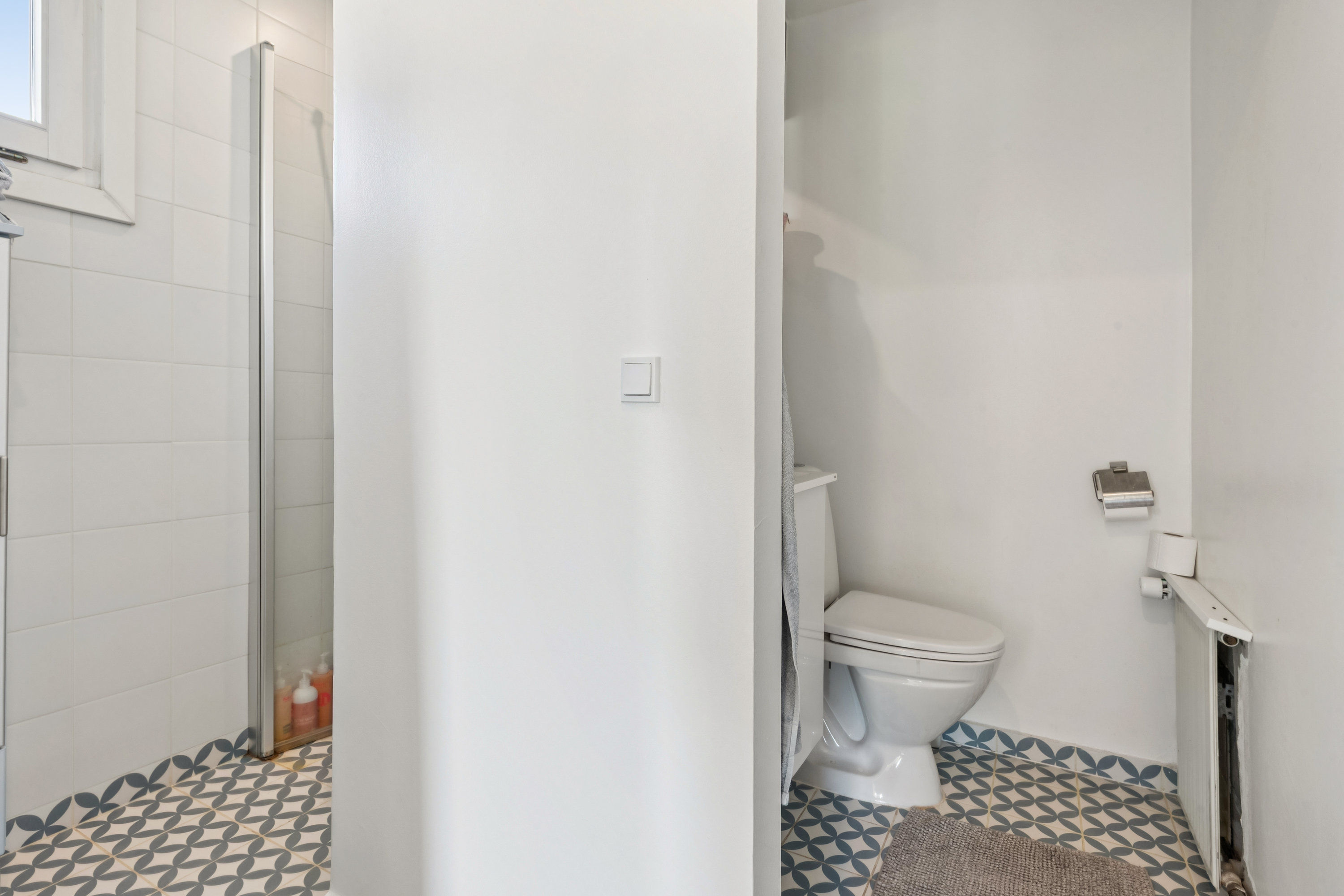 Fremhævet badeværelse billede i fuldskærmstilstand. Billede af Stavnsbjerg Alle 37, 2860 Søborg