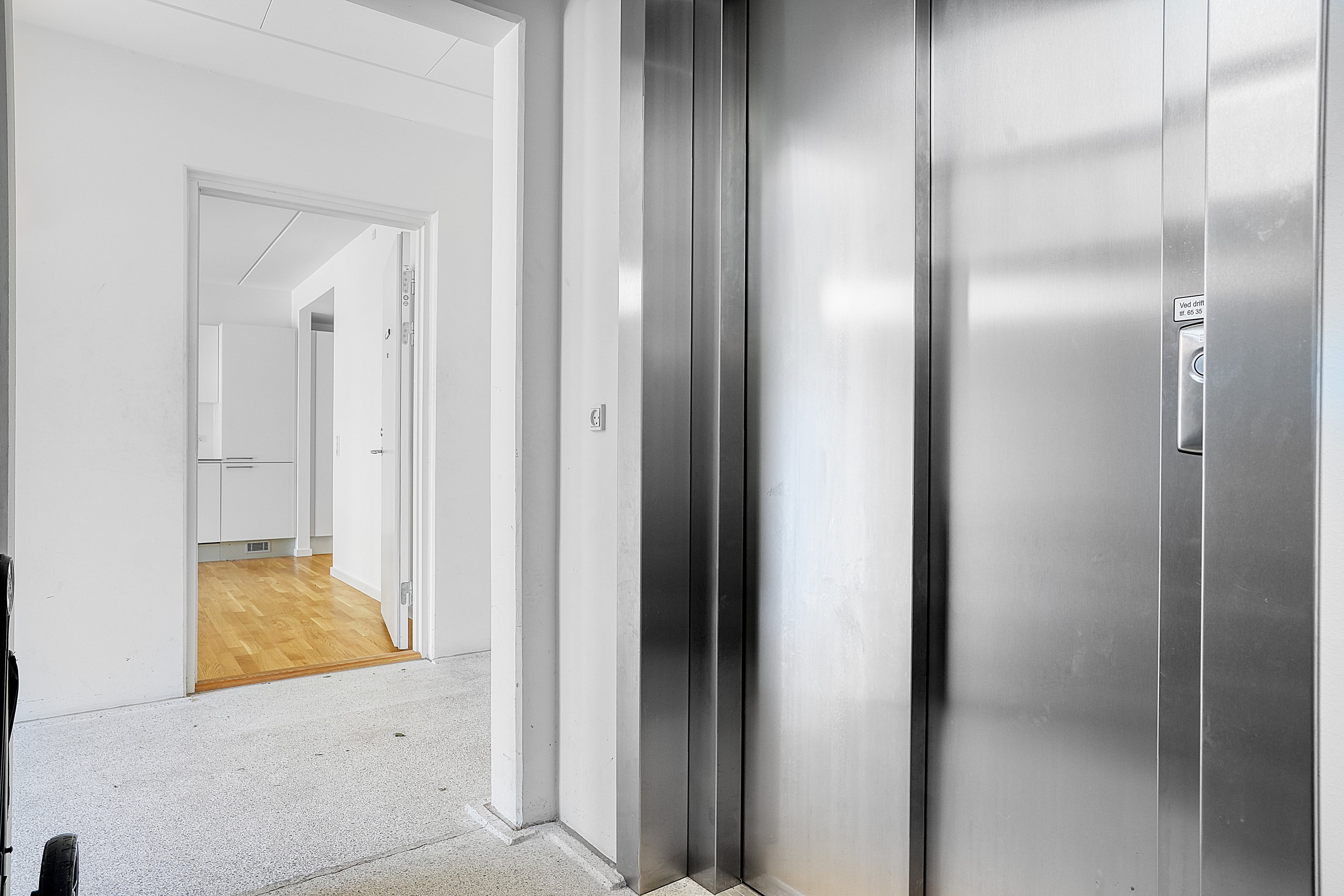 Fremhævet opgang billede i fuldskærmstilstand. Billede af Taffelæblevej 4, st.. th., 2500 Valby