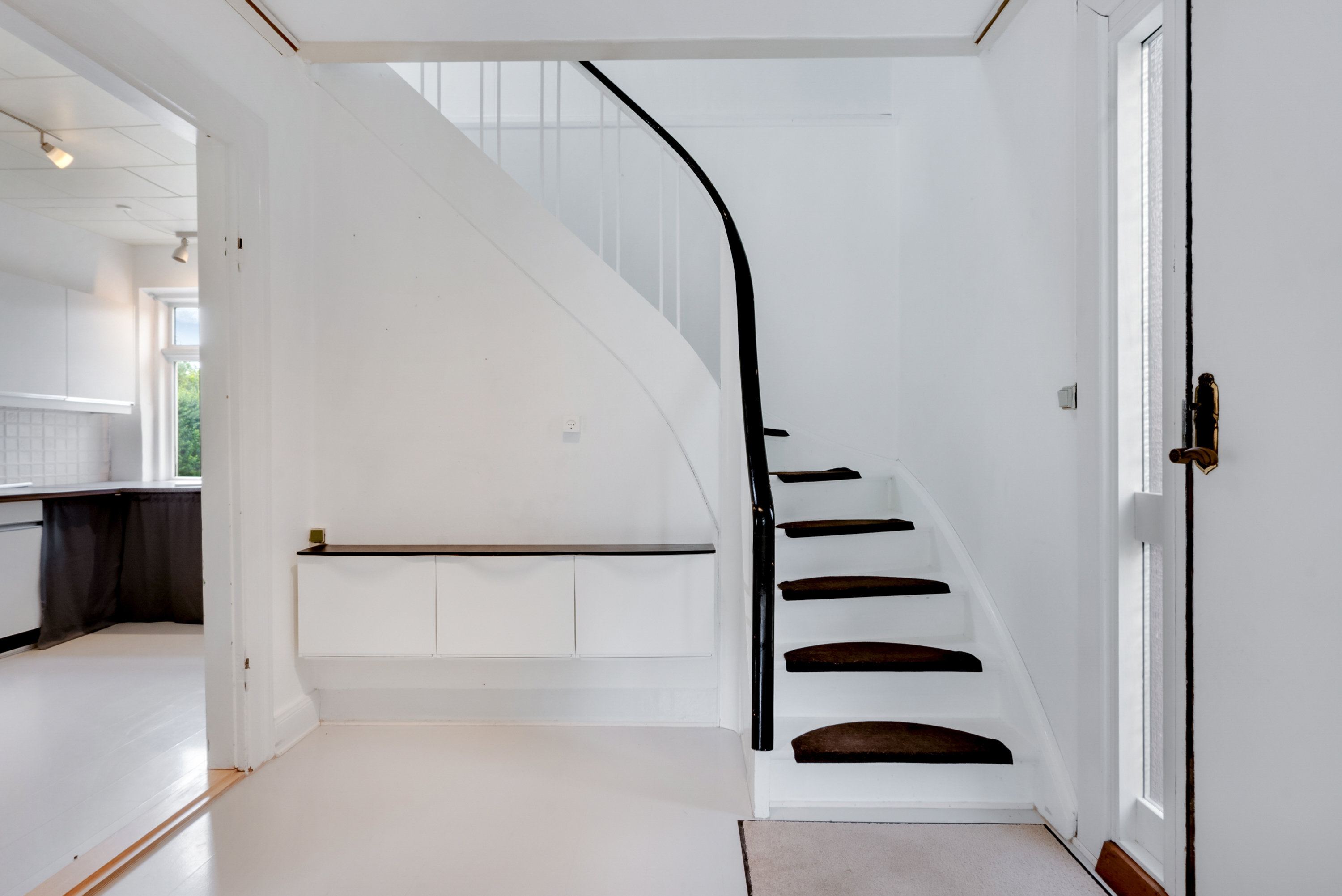 Fremhævet entré billede i fuldskærmstilstand. Billede af Kingstrupvej 15, Ejby, 5592 Ejby