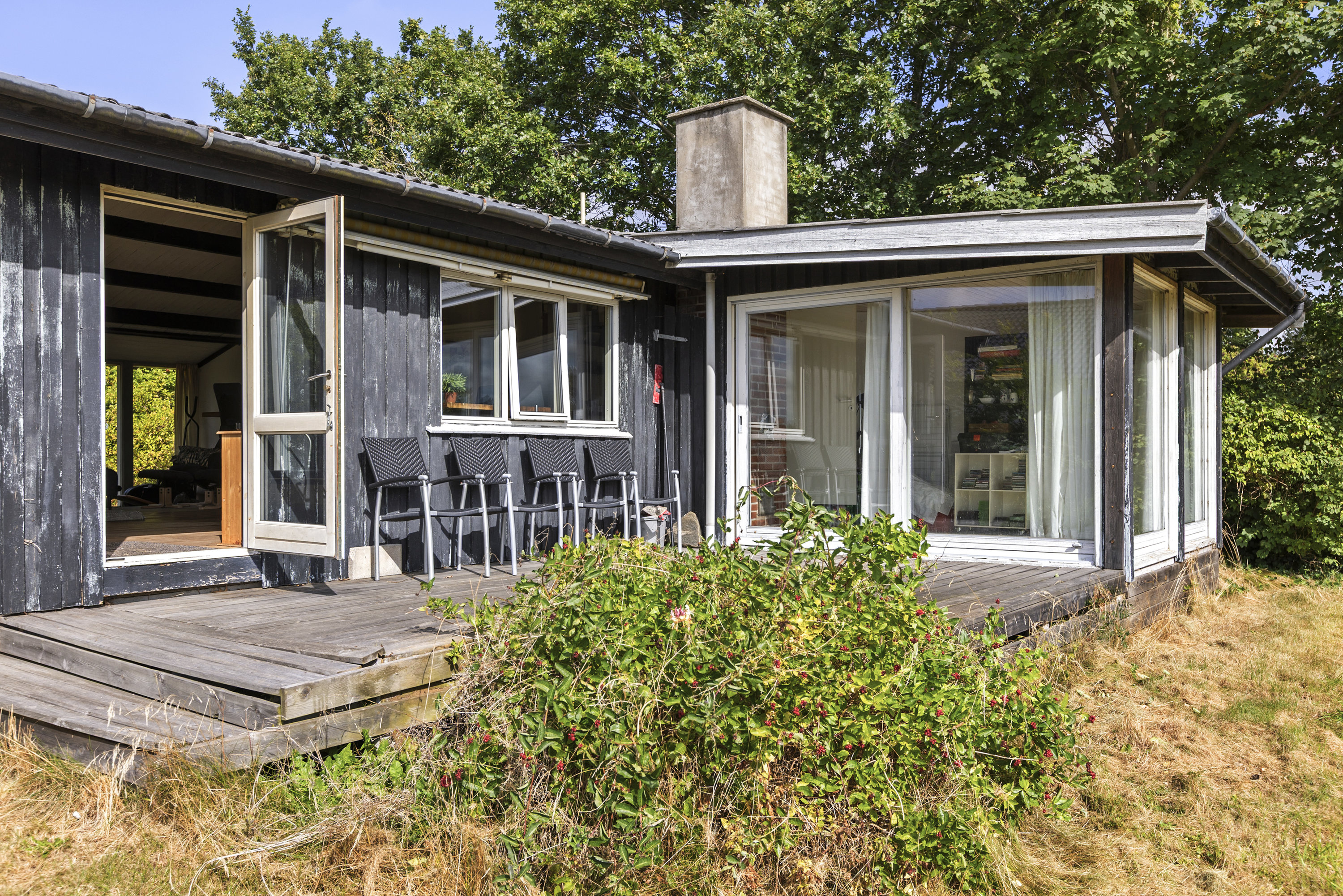 Fremhævet terrasse billede i fuldskærmstilstand. Billede af Østtoften 10, 4040 Jyllinge