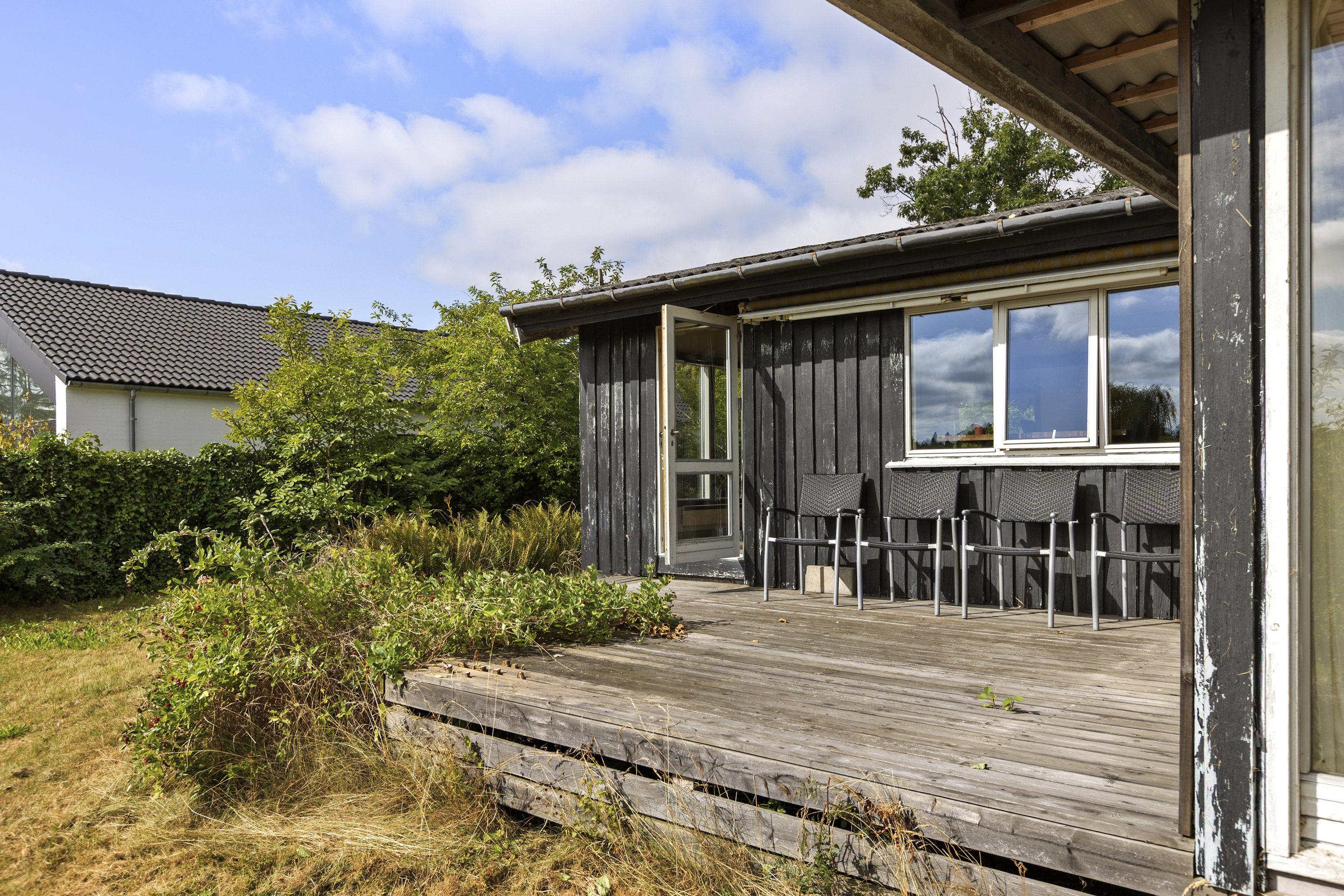 Fremhævet terrasse billede i fuldskærmstilstand. Billede af Østtoften 10, 4040 Jyllinge